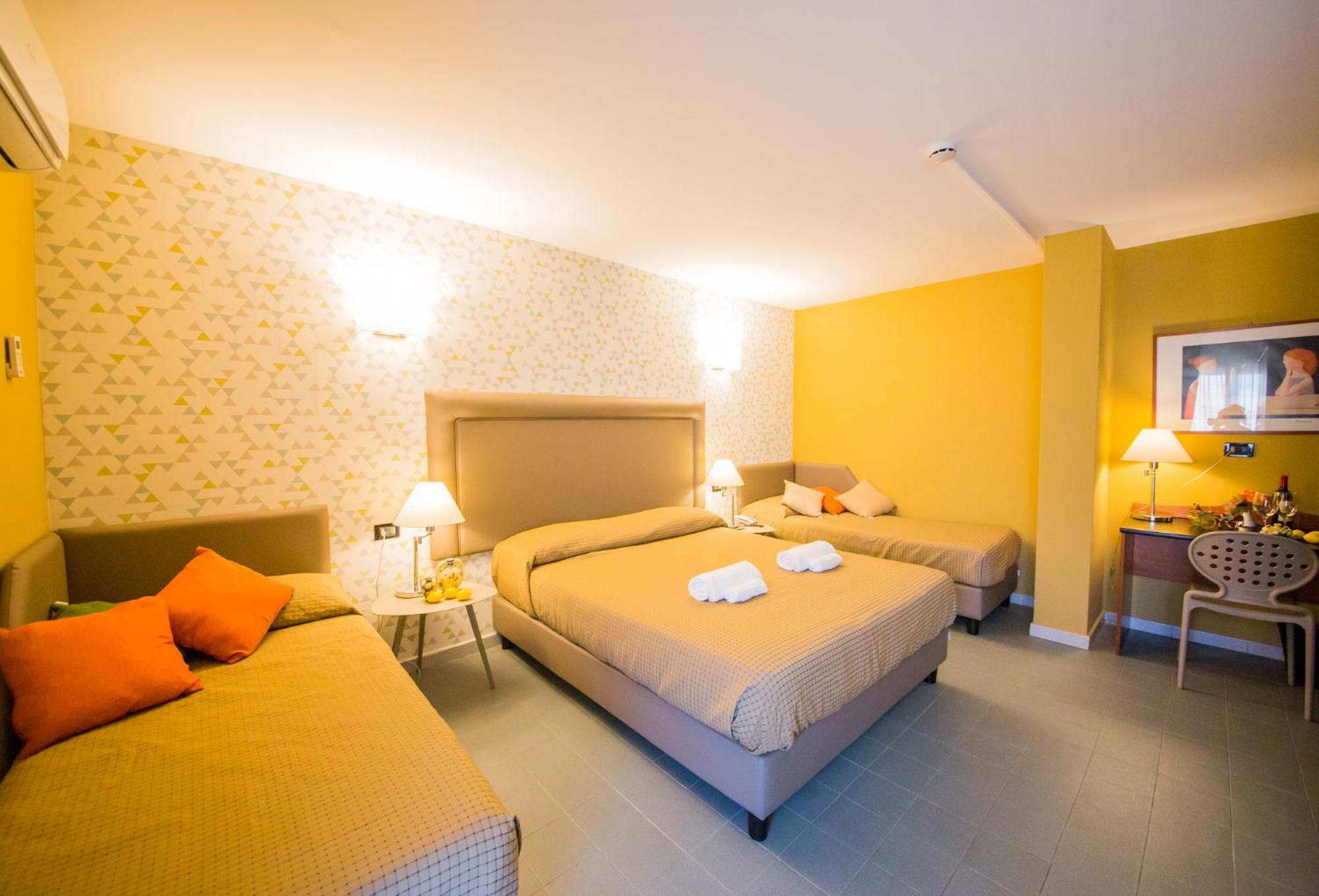 Double Room - Photo 21