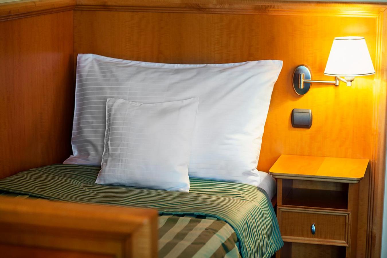 Twin Room - Photo 2