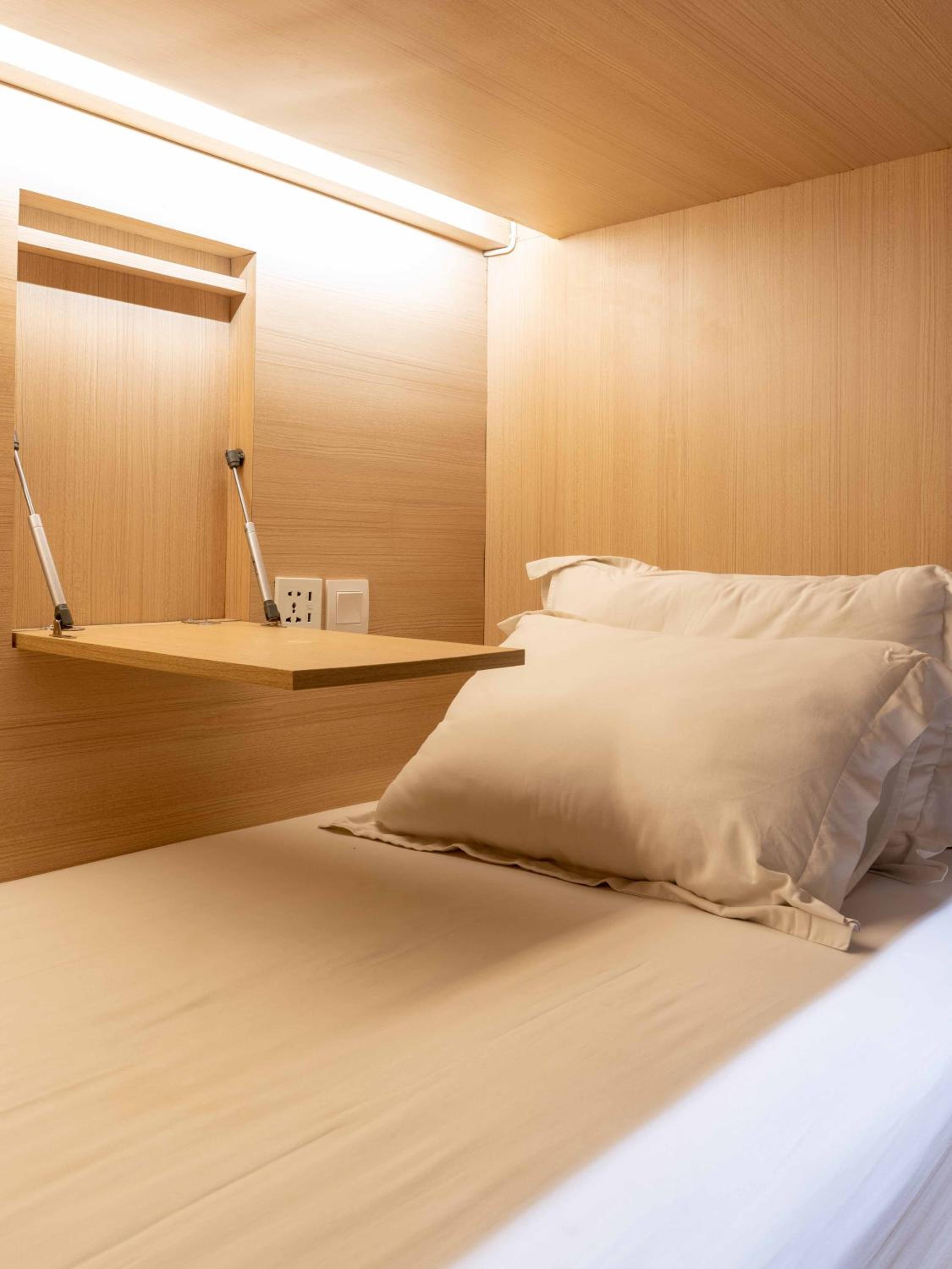 Single Bed in Mixed Dormitory Room photo 1
