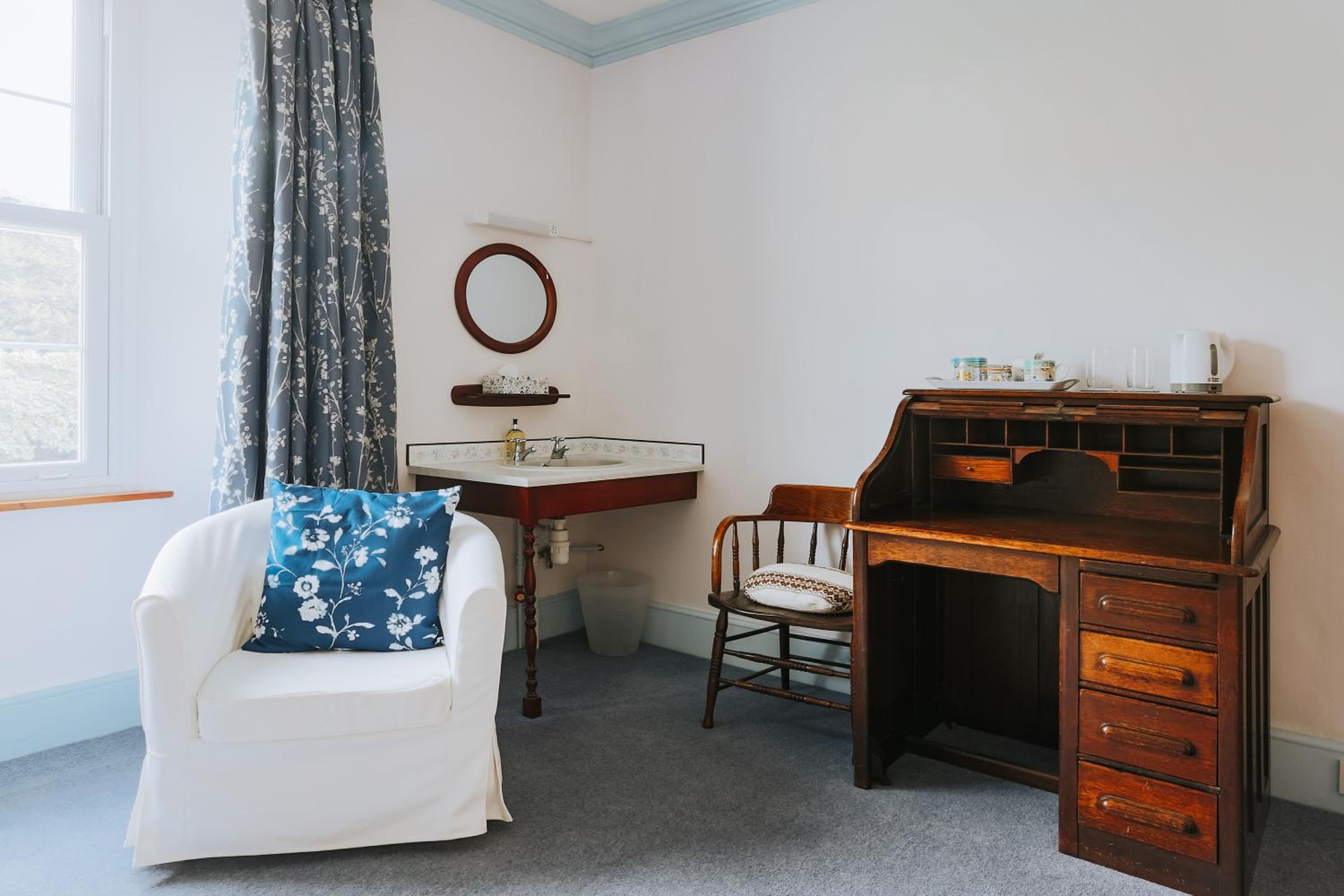 Deluxe King Room photo 2