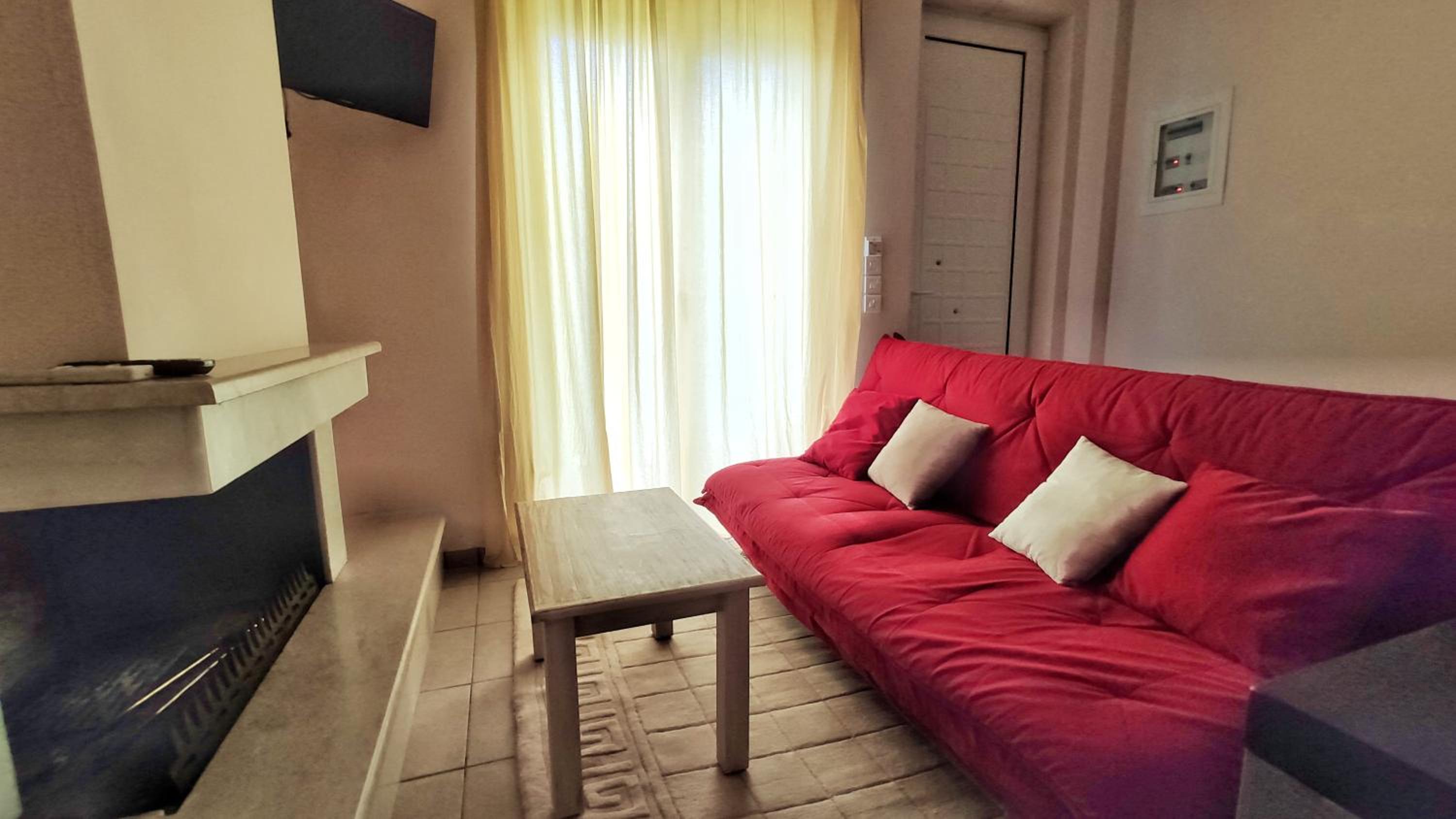 One-Bedroom Apartment - Photo 4