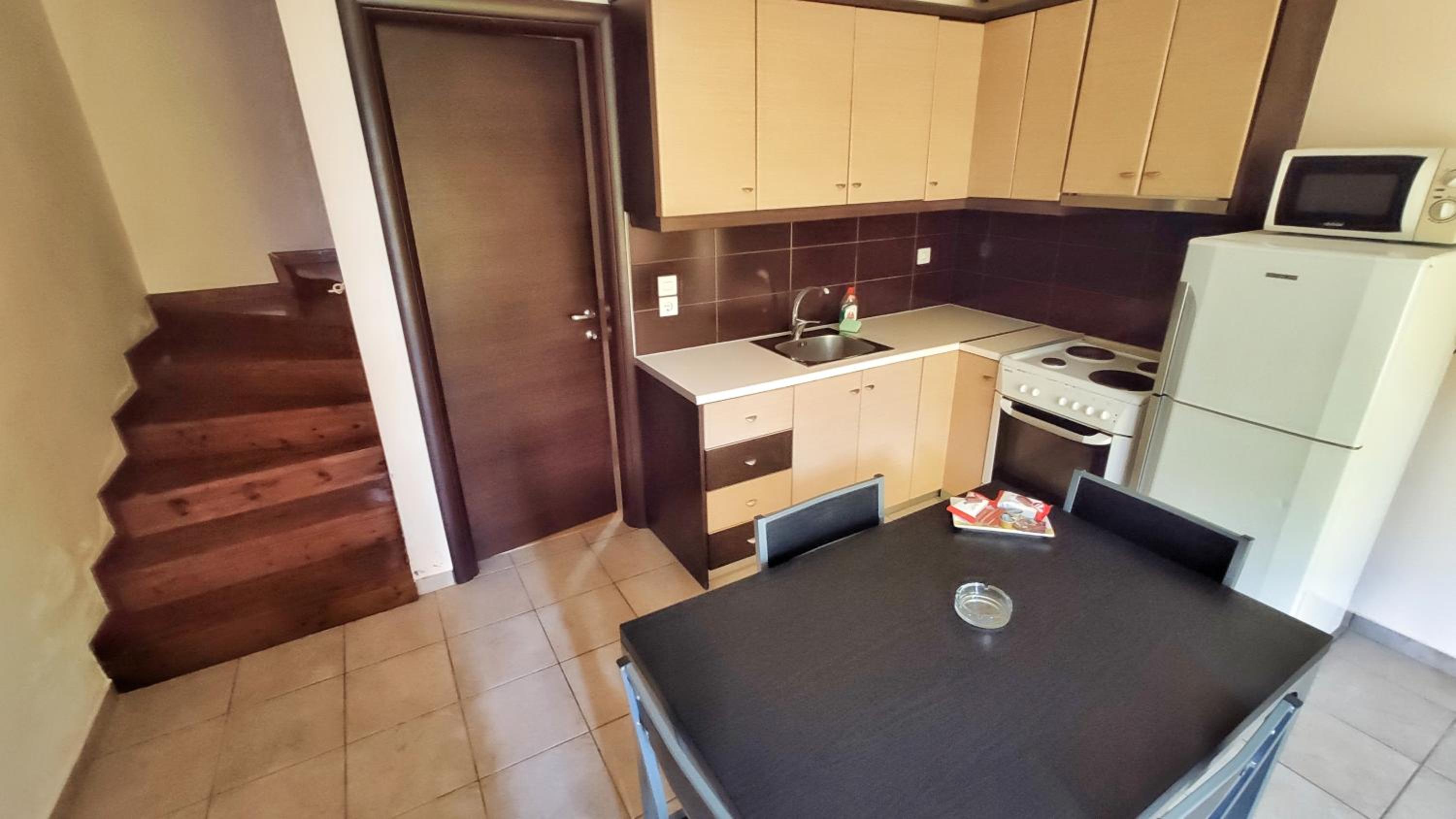 One-Bedroom Apartment - Photo 2