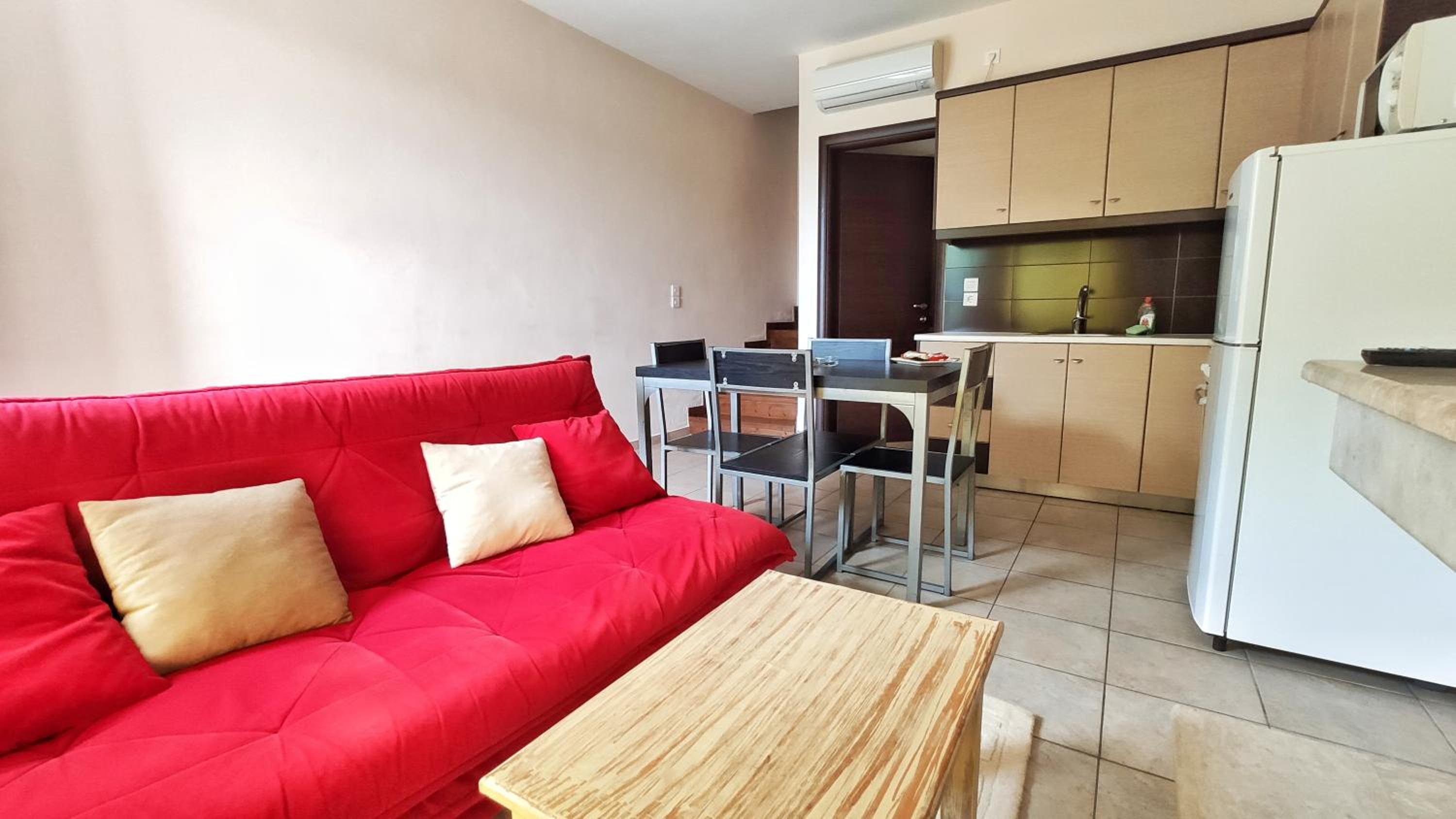 One-Bedroom Apartment - Photo 3