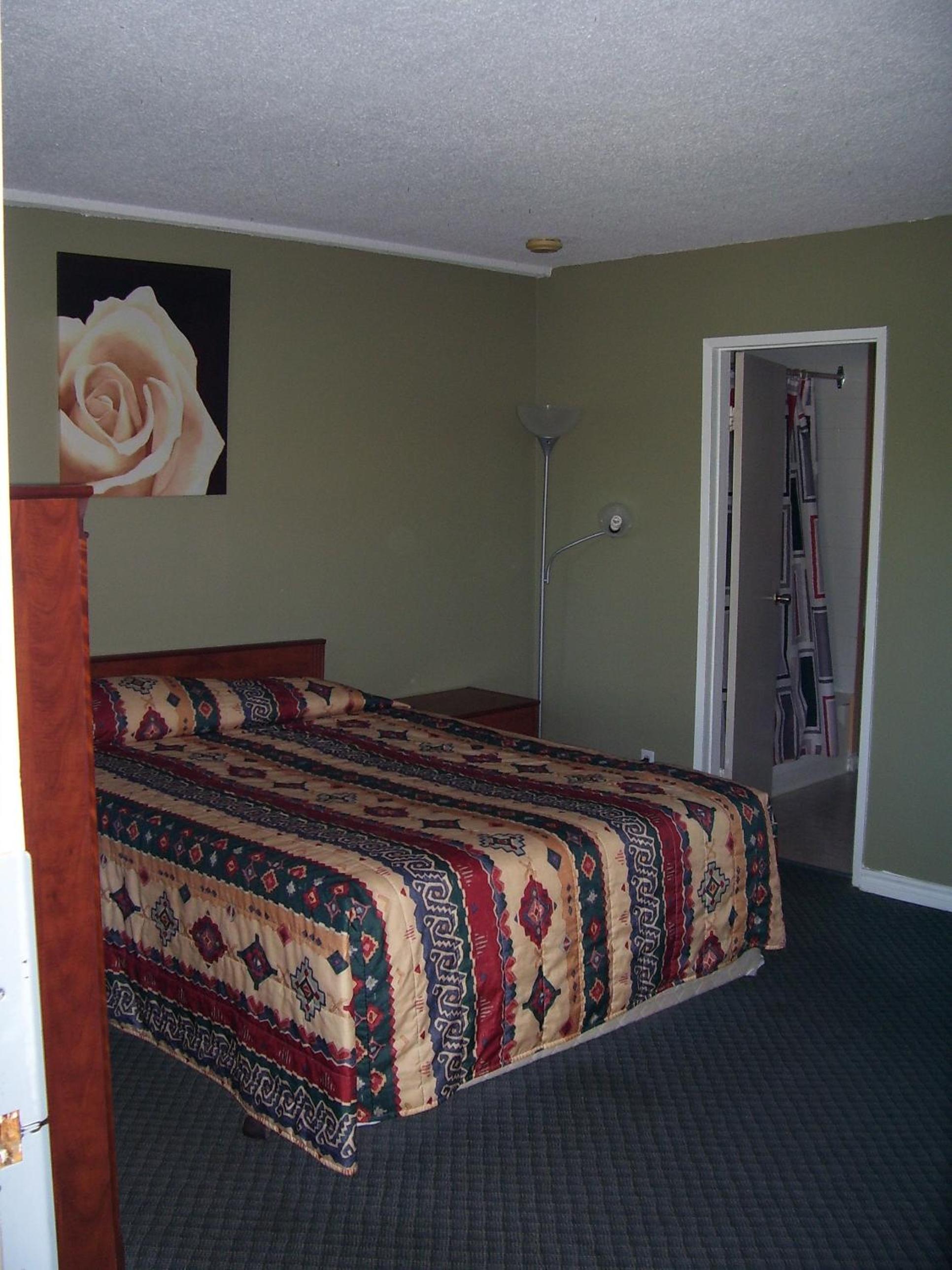 Queen Room photo 3