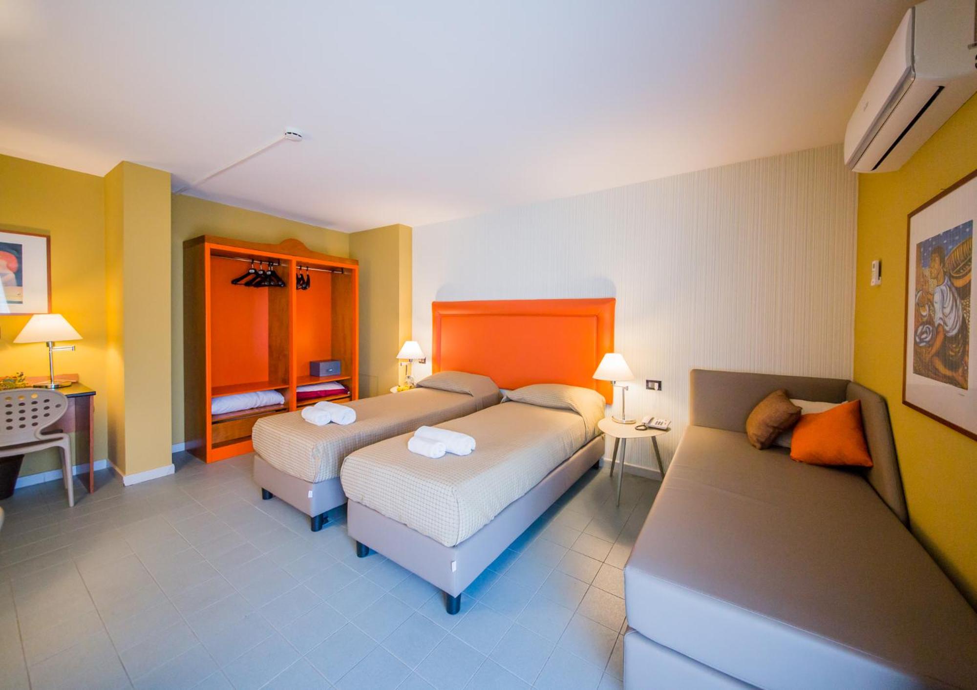 Triple Room - Photo 9