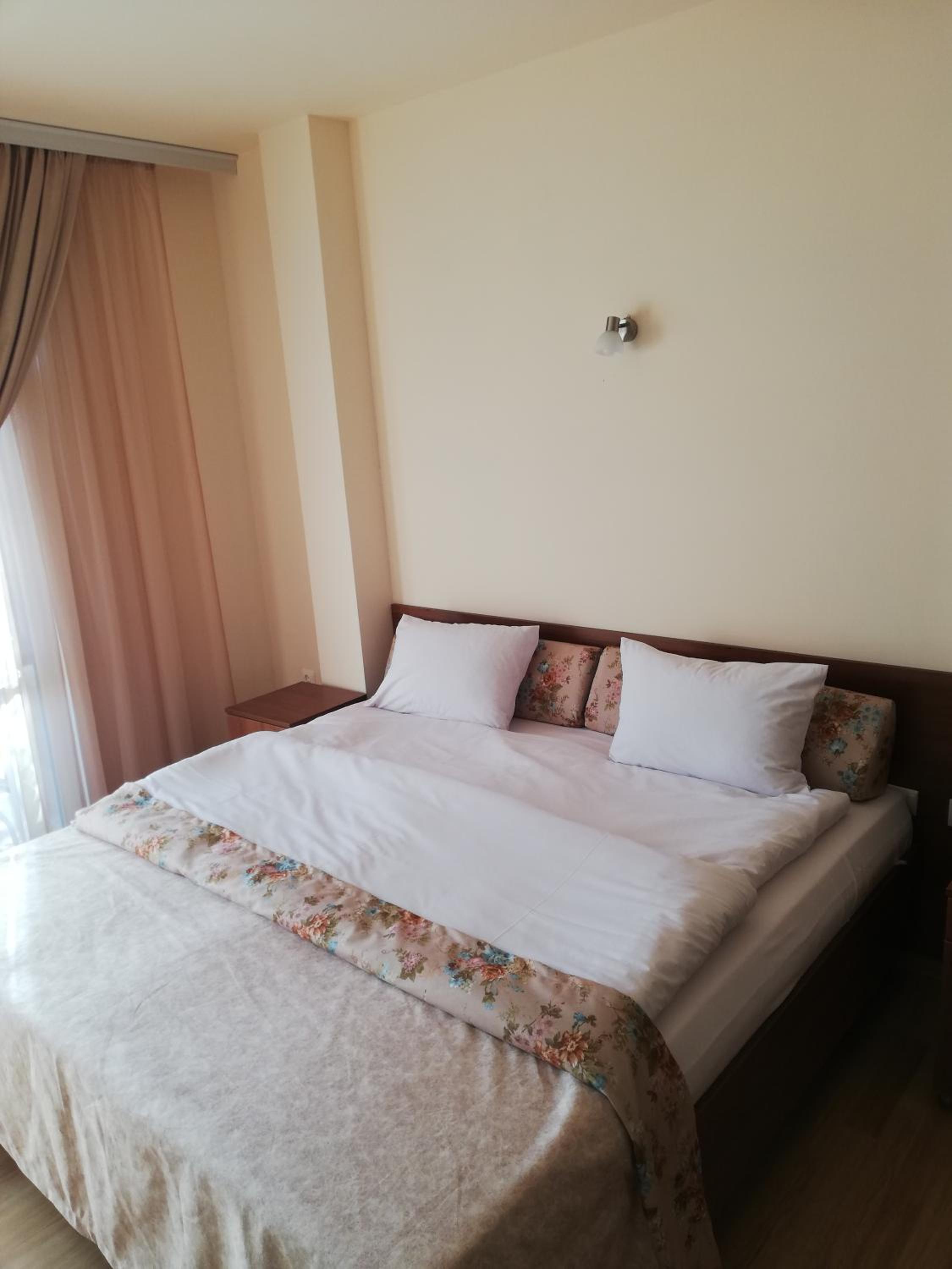 Double or Twin Room with Terrace - Photo 7