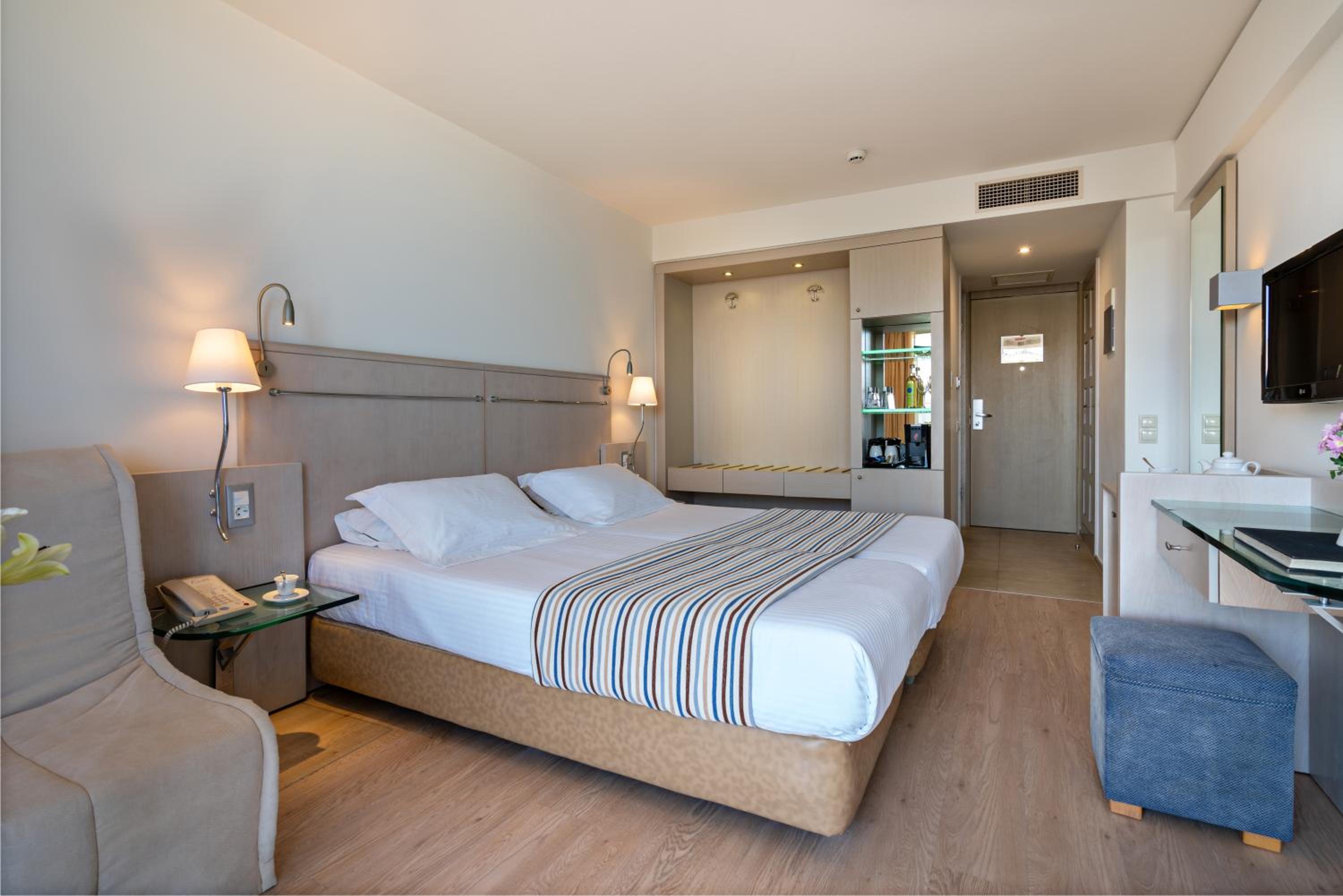 Junior Suite Side Sea View - Photo 17