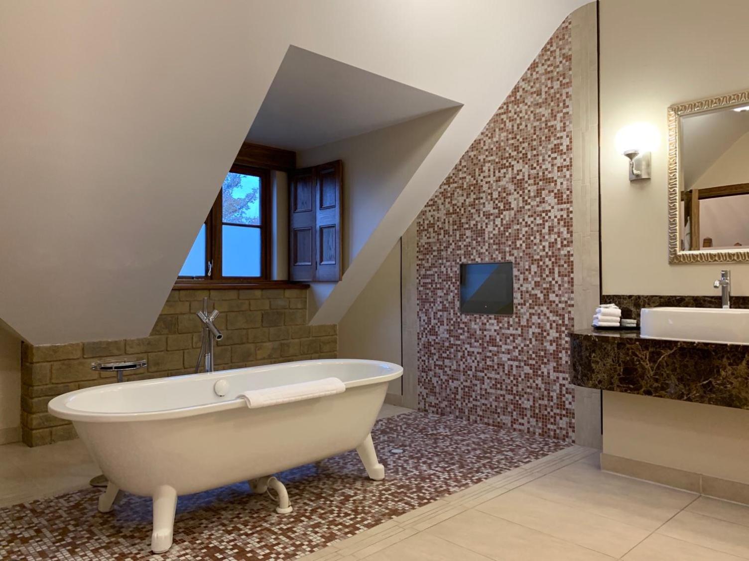 Monarch Suite photo 2