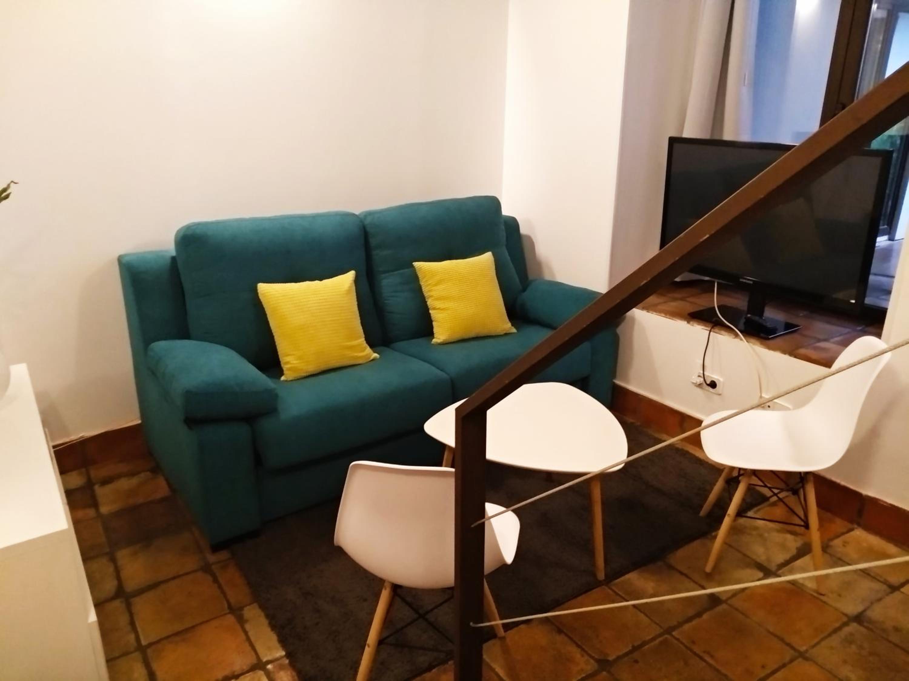 Loft - Photo 1