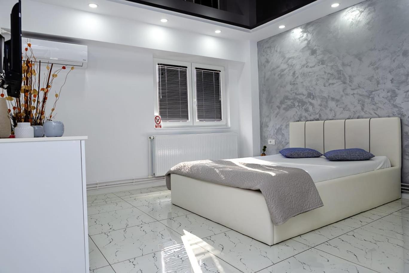 Apartment - Photo 1