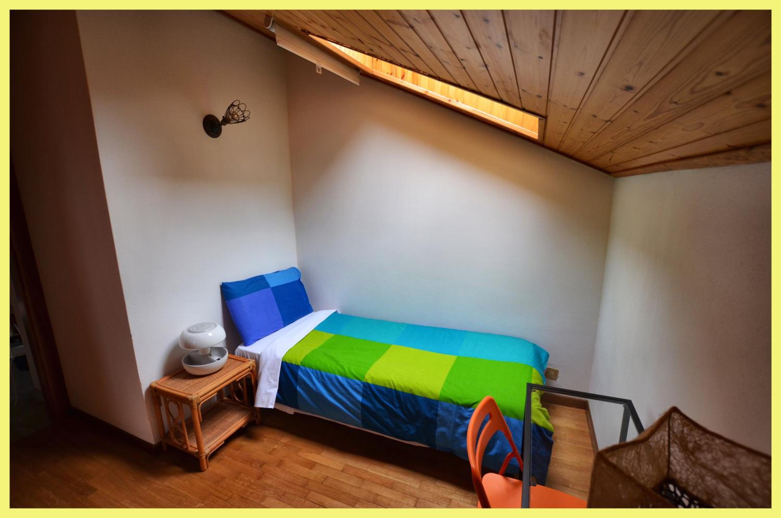 Single Room with Shared Bathroom