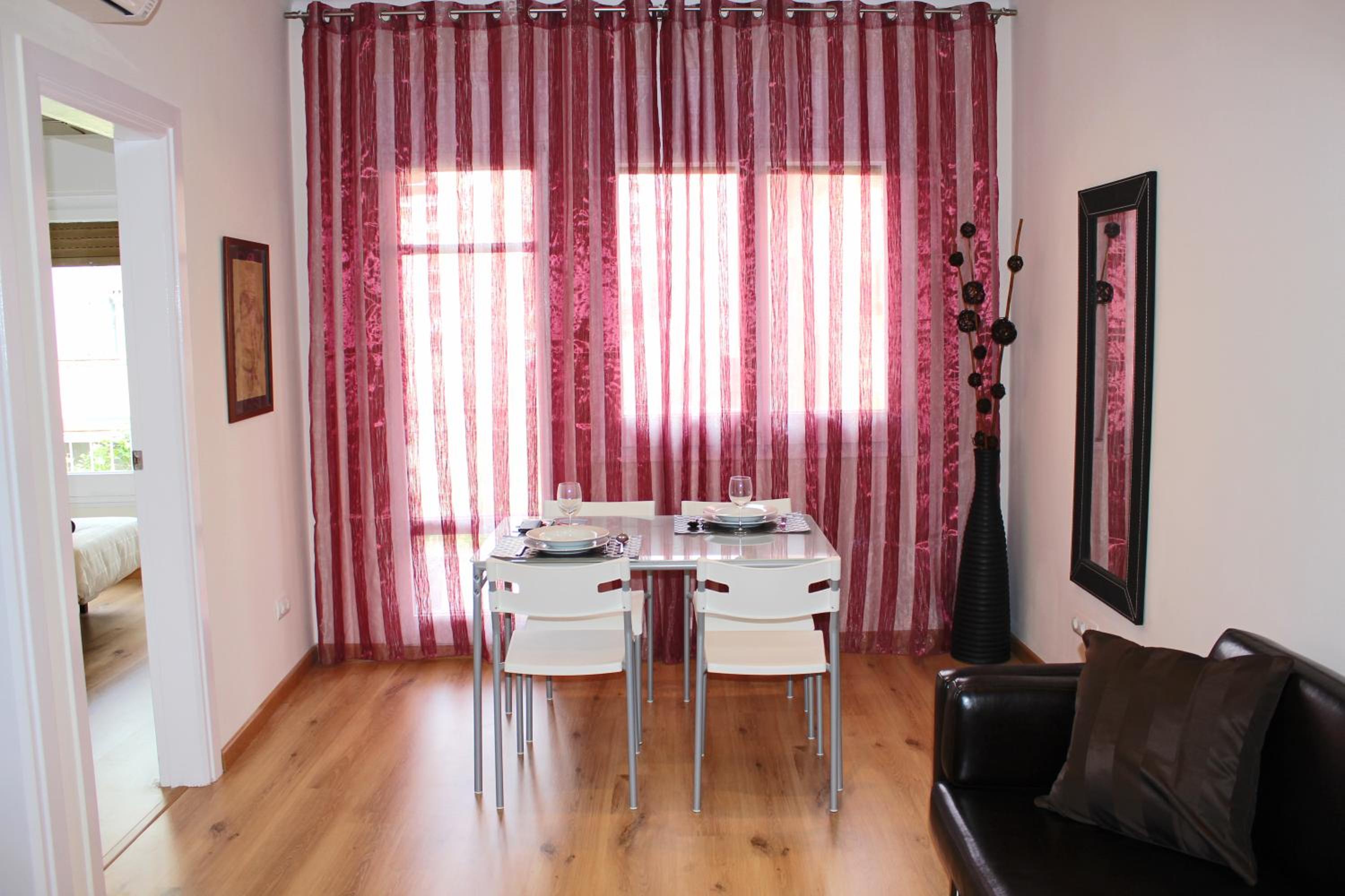 Three-Bedroom Apartment - Calle Còrsega 668 photo 2