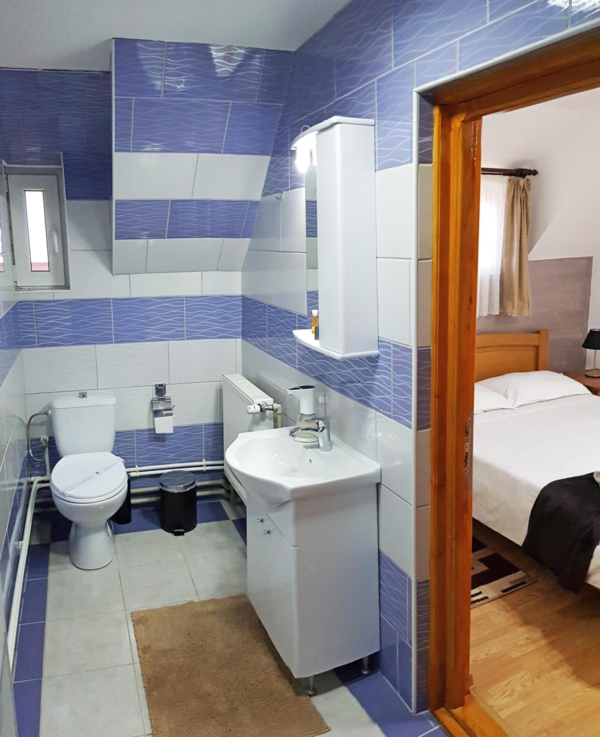 Double Room with Private Bathroom photo 3