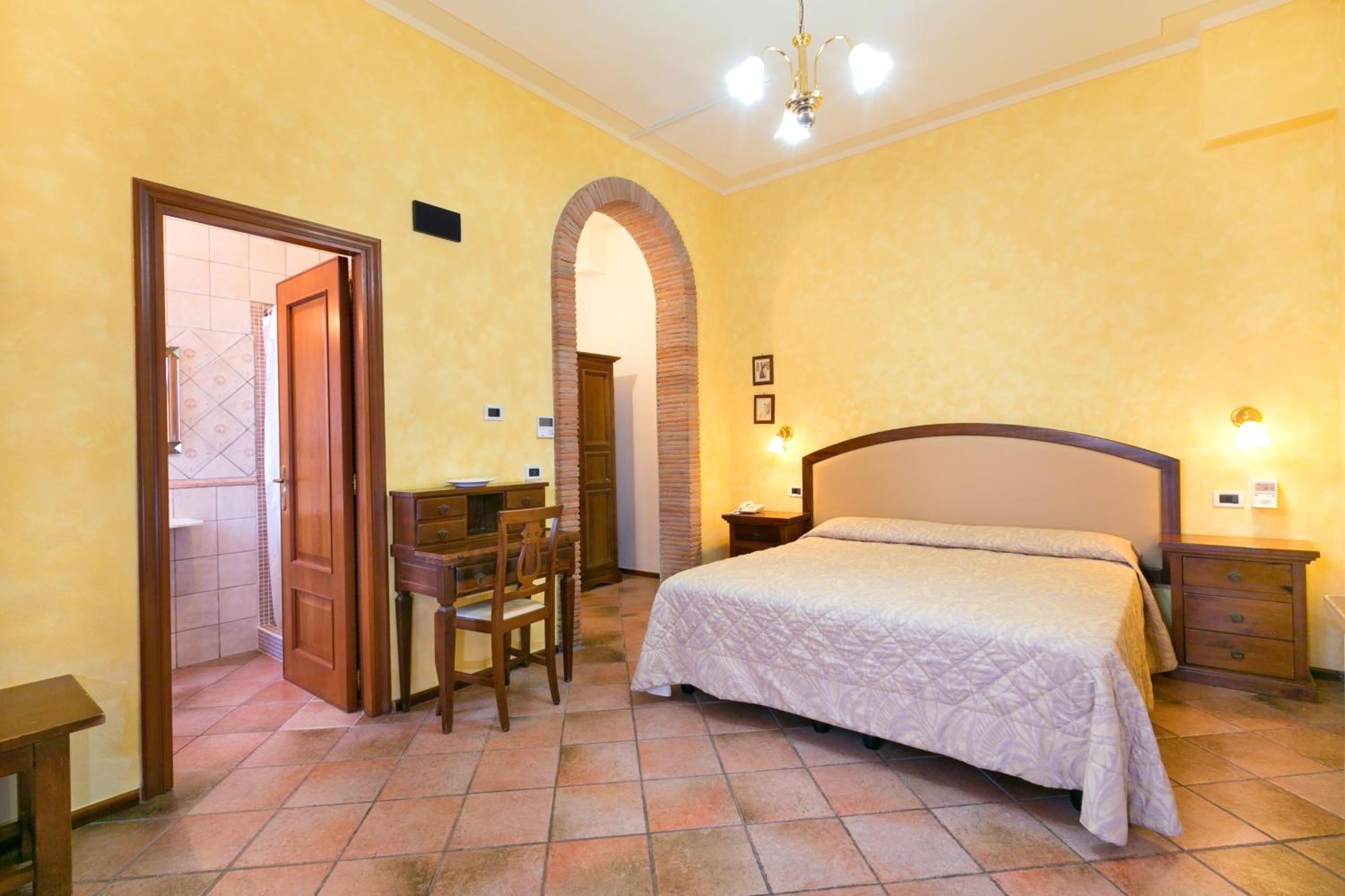 Standard Double or Twin Room photo 2