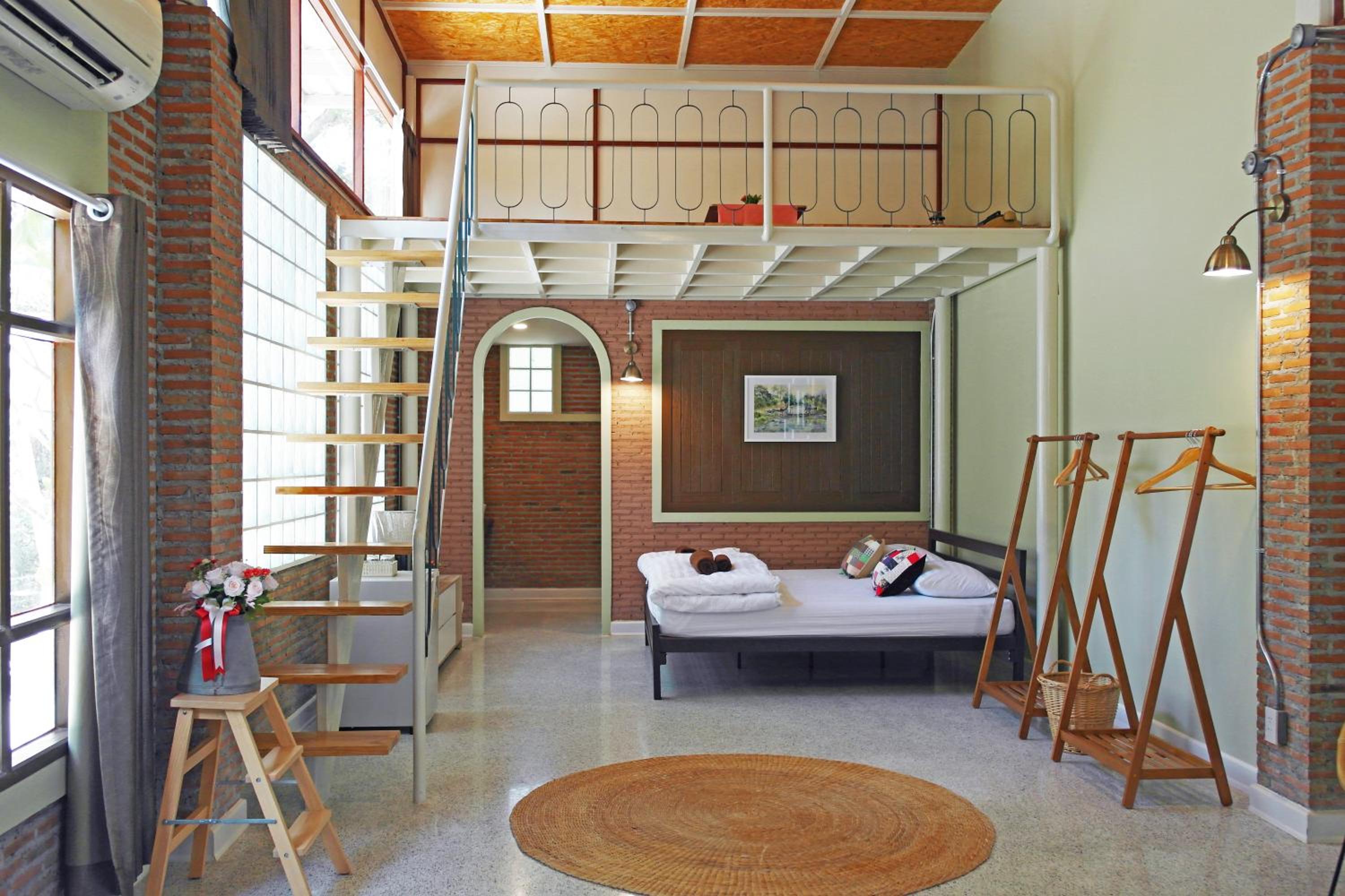 Family Room - Photo 3