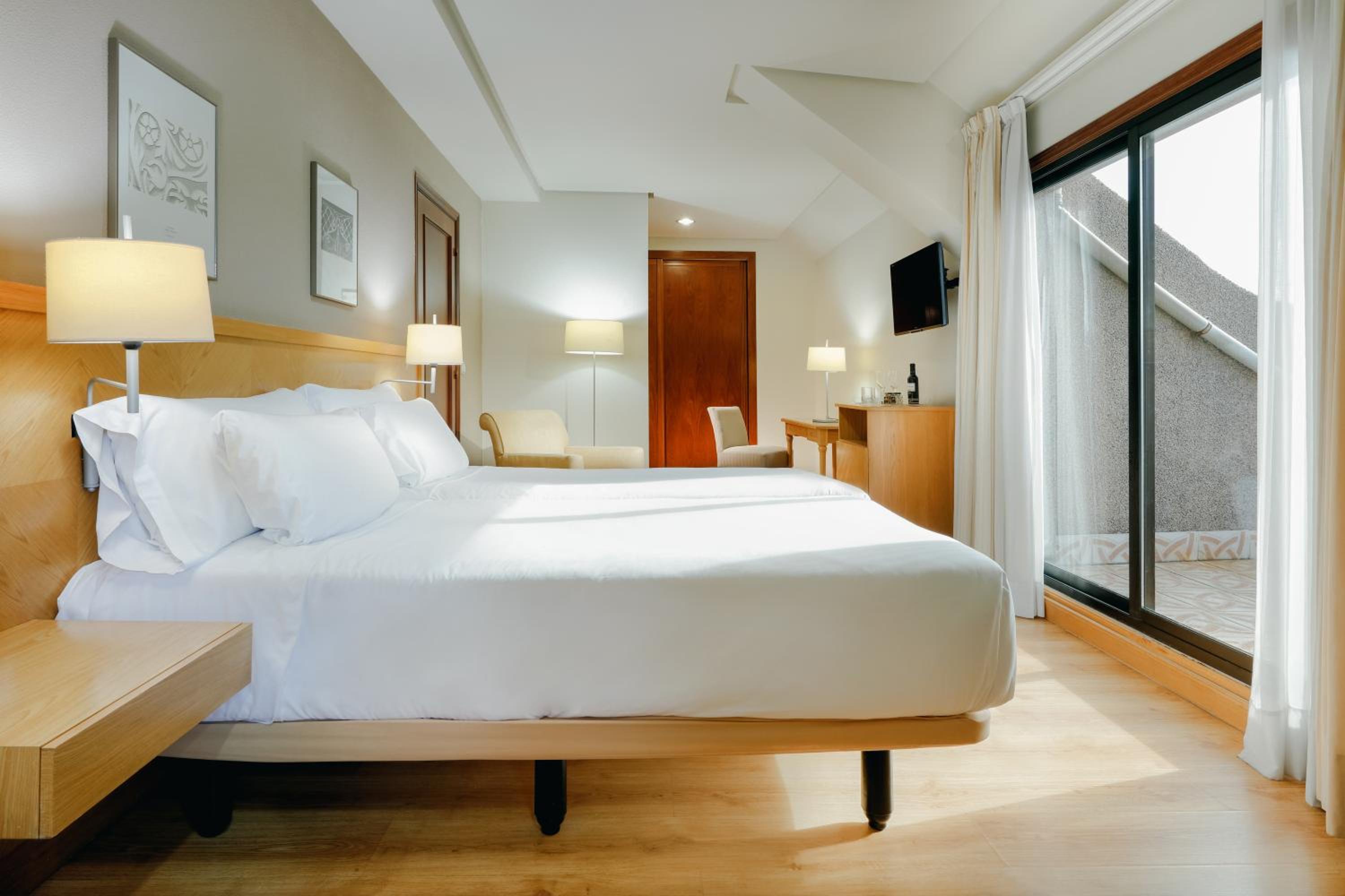 Standard Double or Twin Room with Terrace photo 3