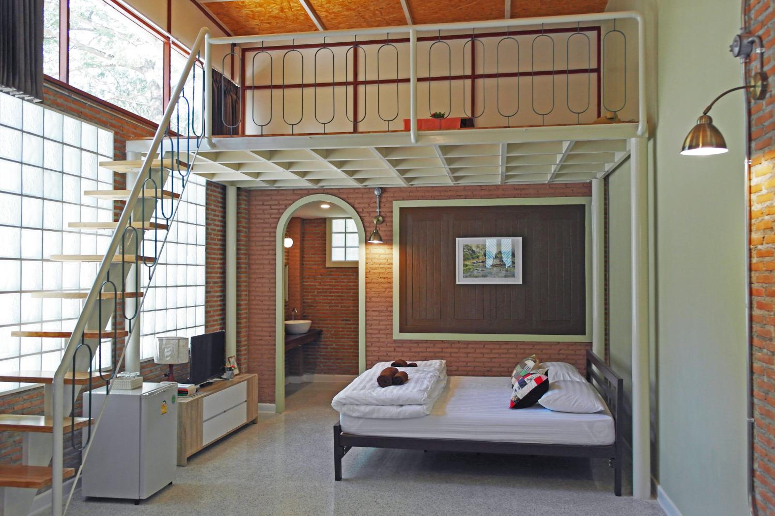 Family Room - Photo 20