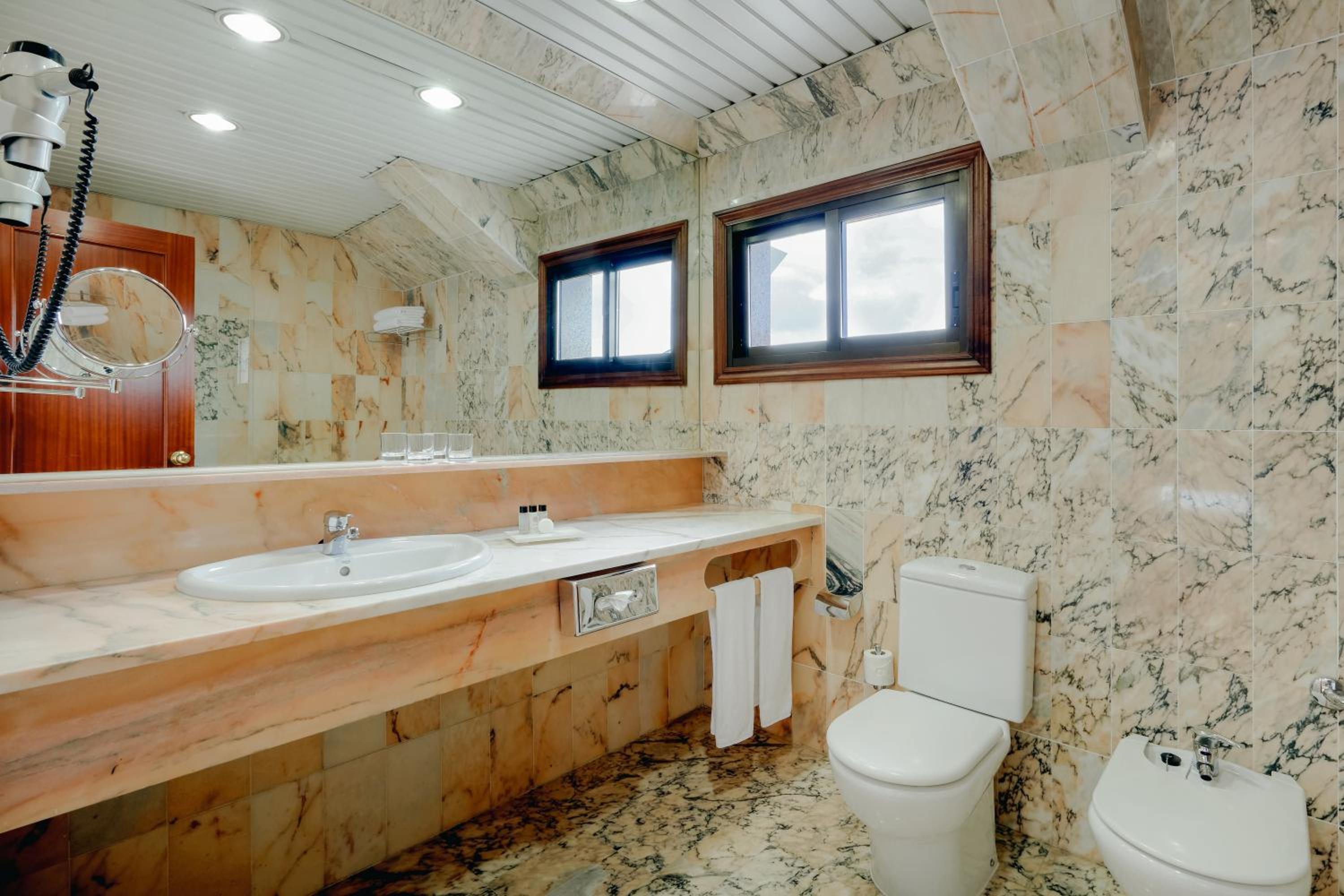 Standard Double or Twin Room with Terrace photo 2