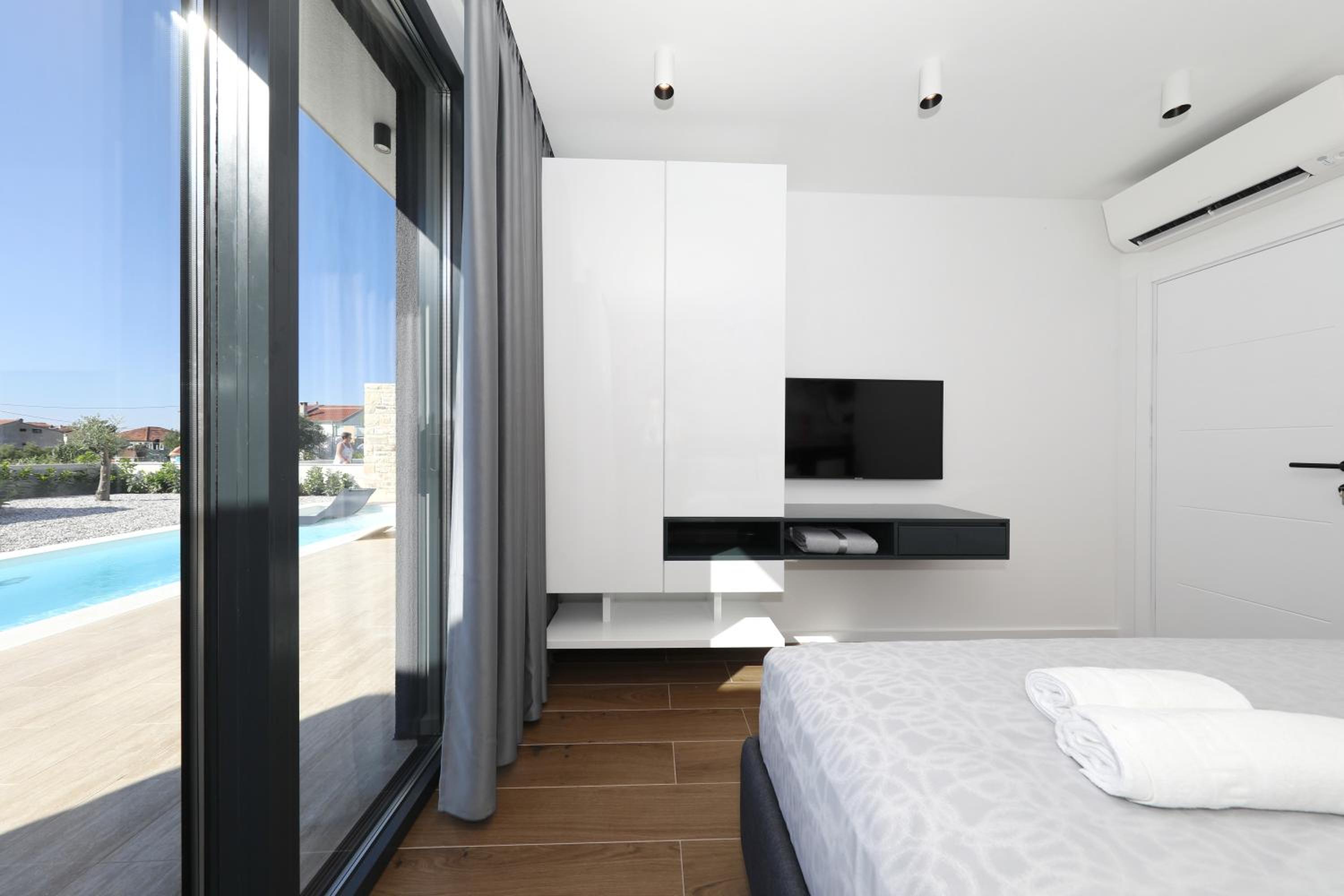 Three-Bedroom Villa photo 1