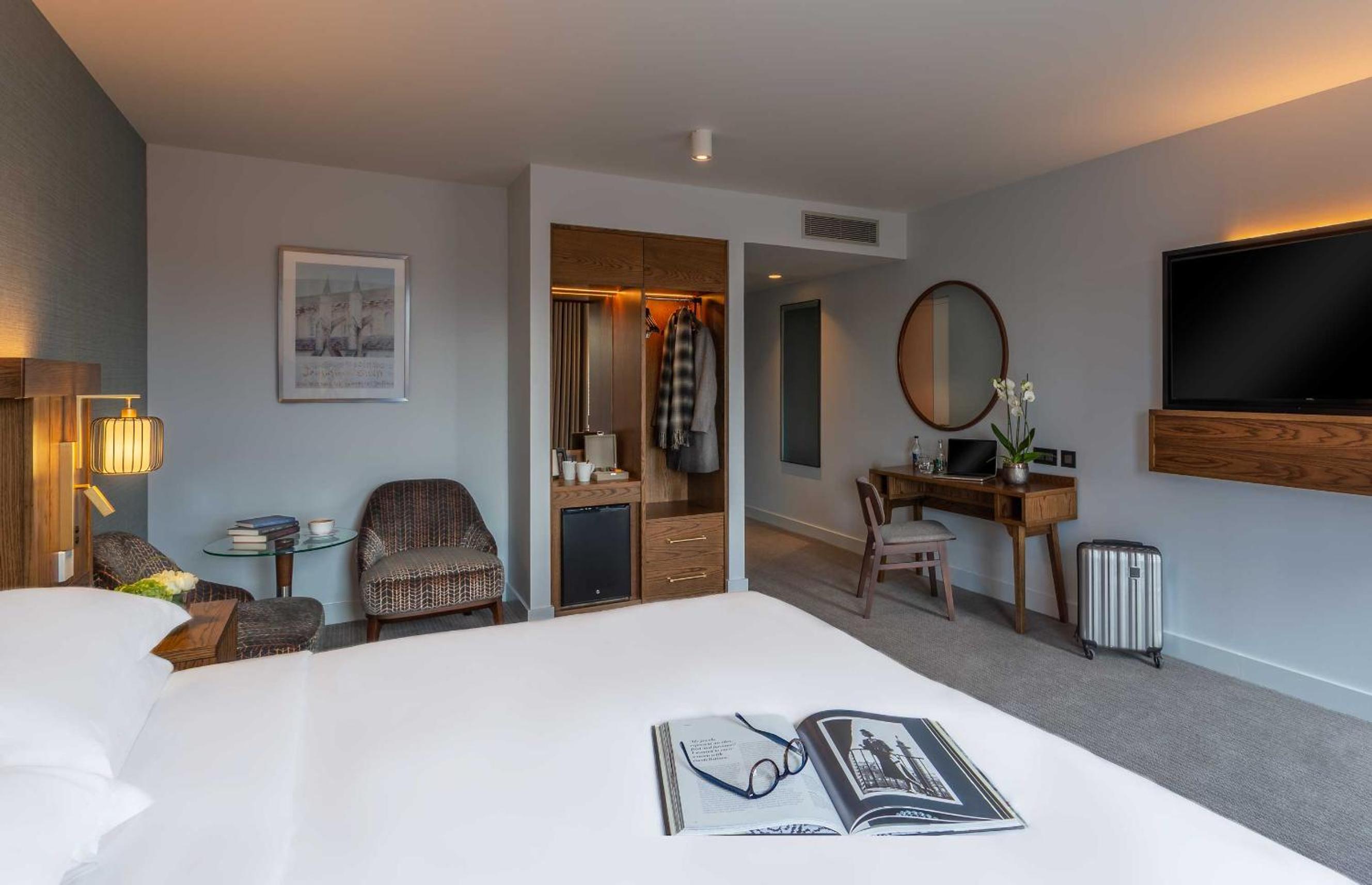 Deluxe King Room