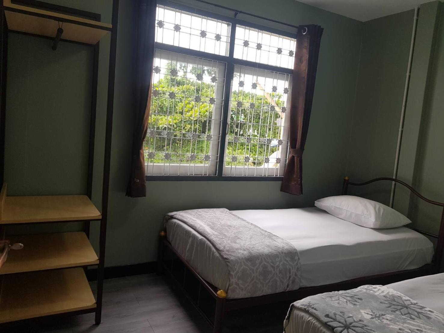 Economy Twin Room photo 1