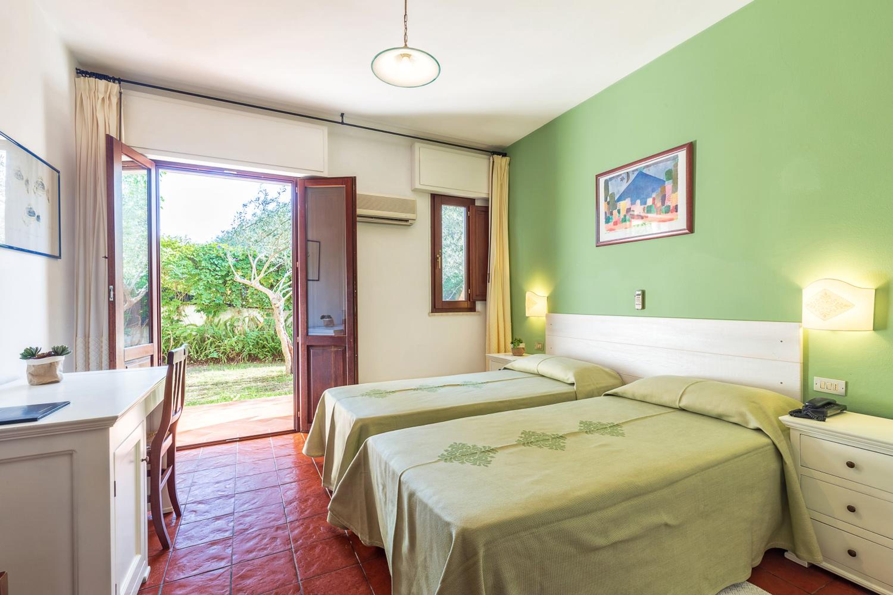 Double or Twin Room - Photo 7