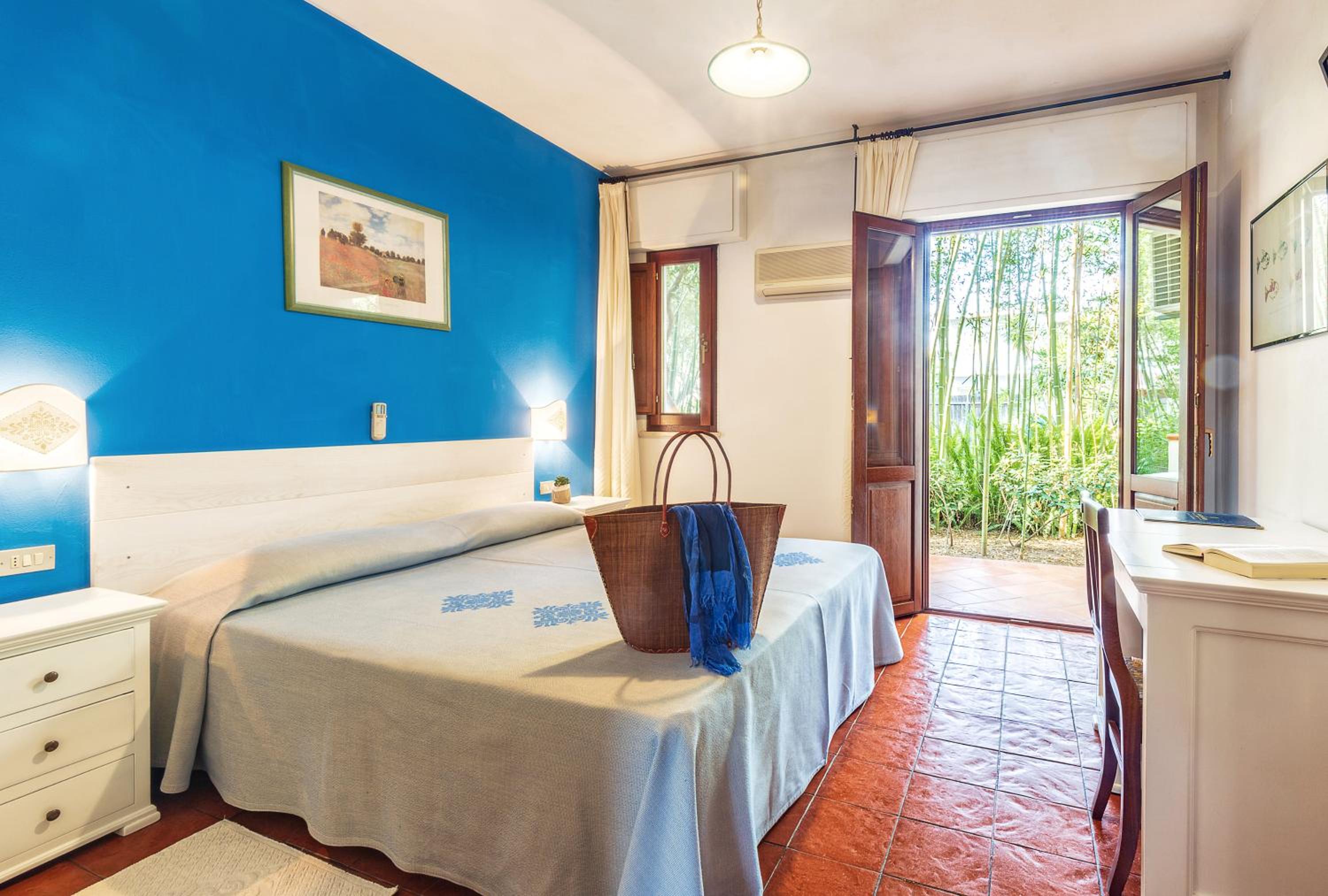 Double or Twin Room - Photo 9