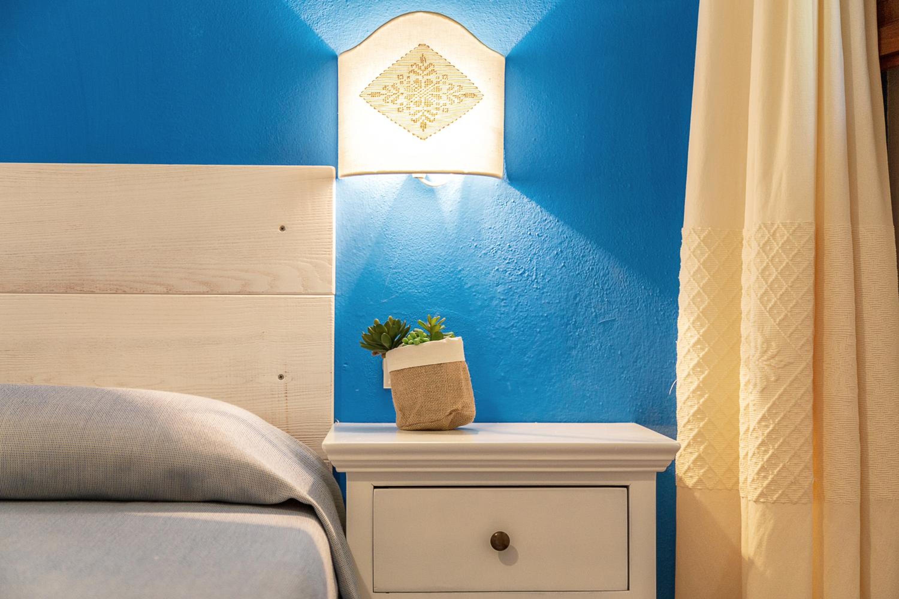 Double or Twin Room - Photo 8