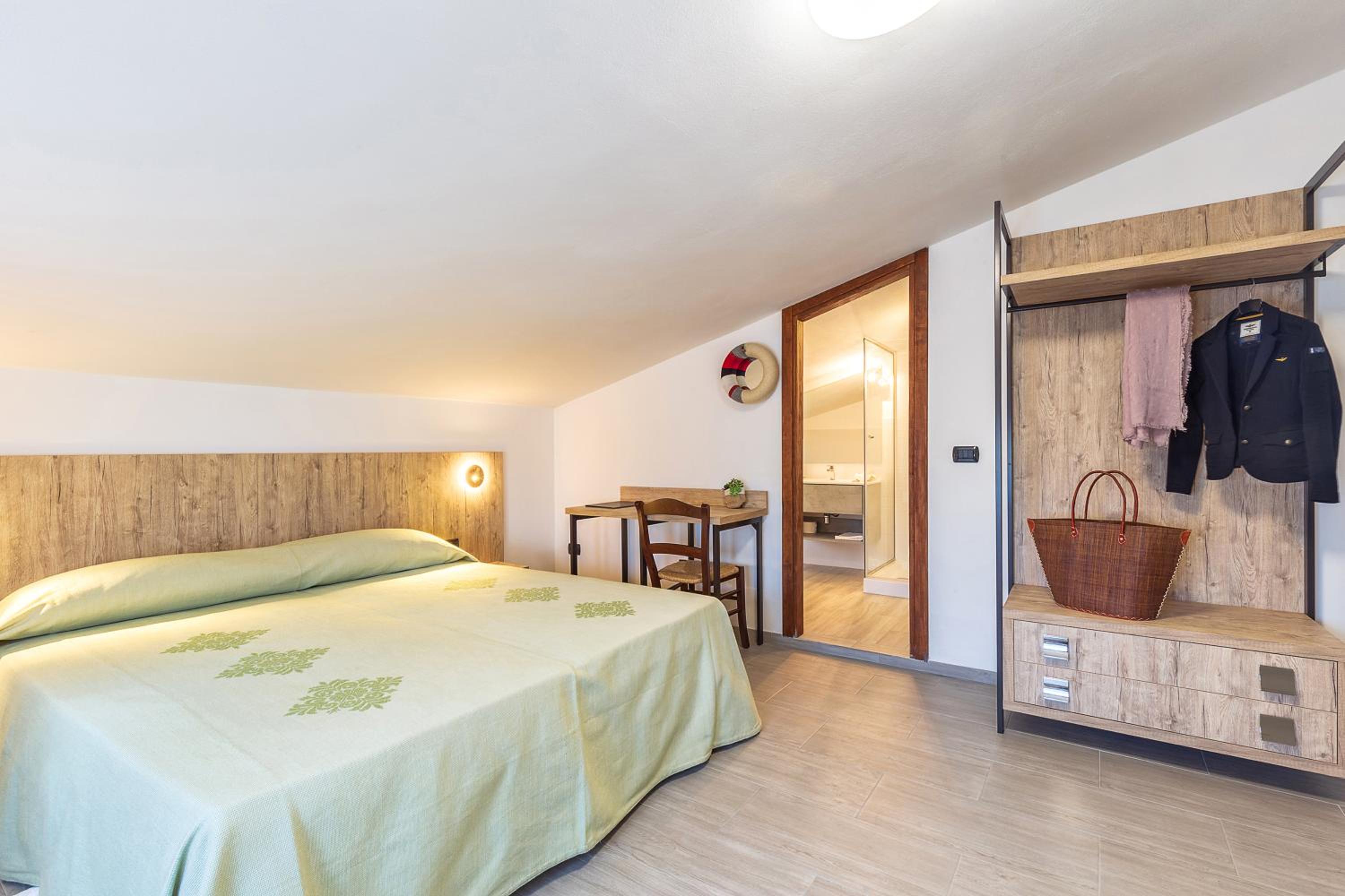 Double or Twin Room - Photo 16