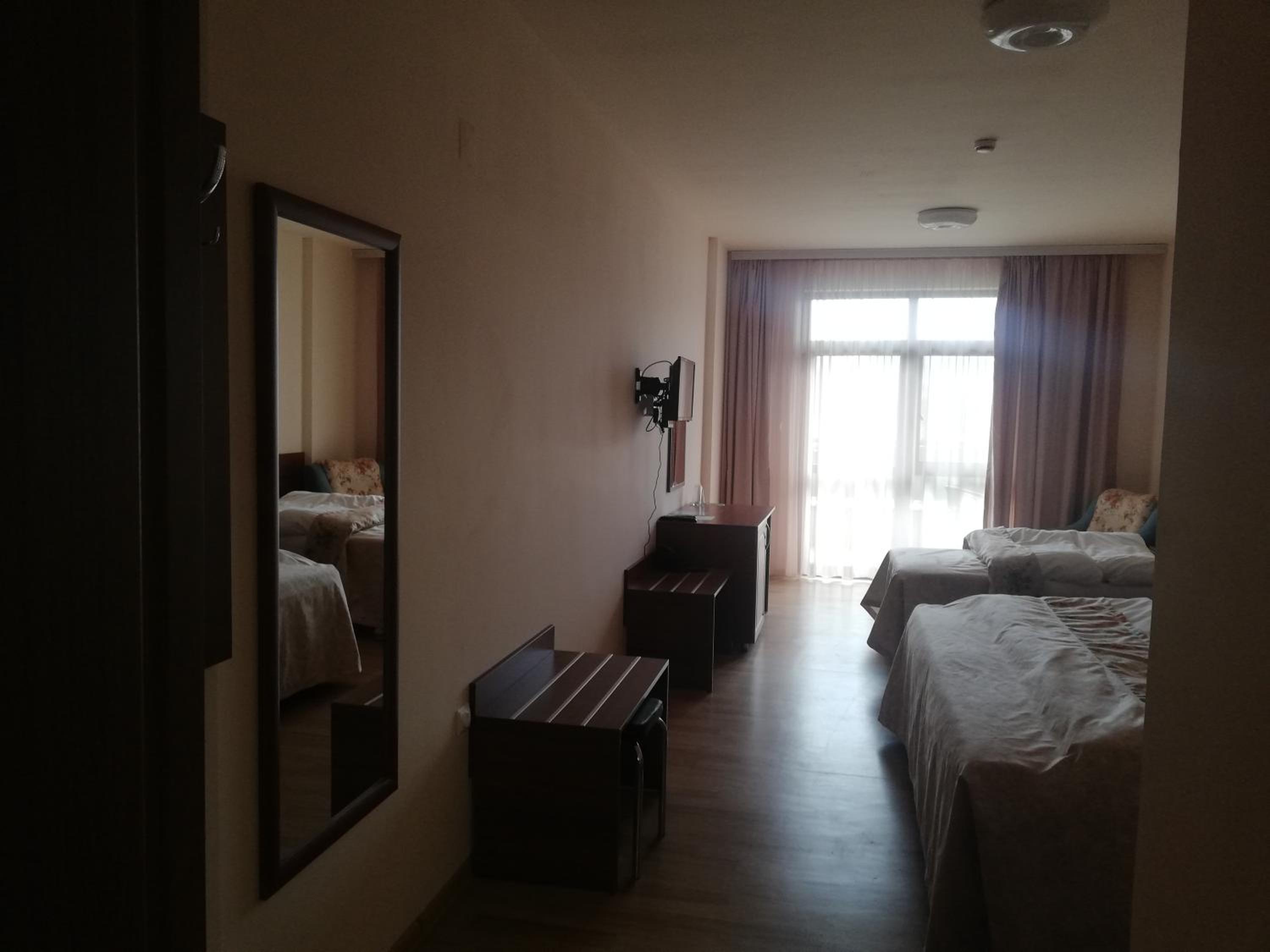 Triple Room with Terrace - Photo 2
