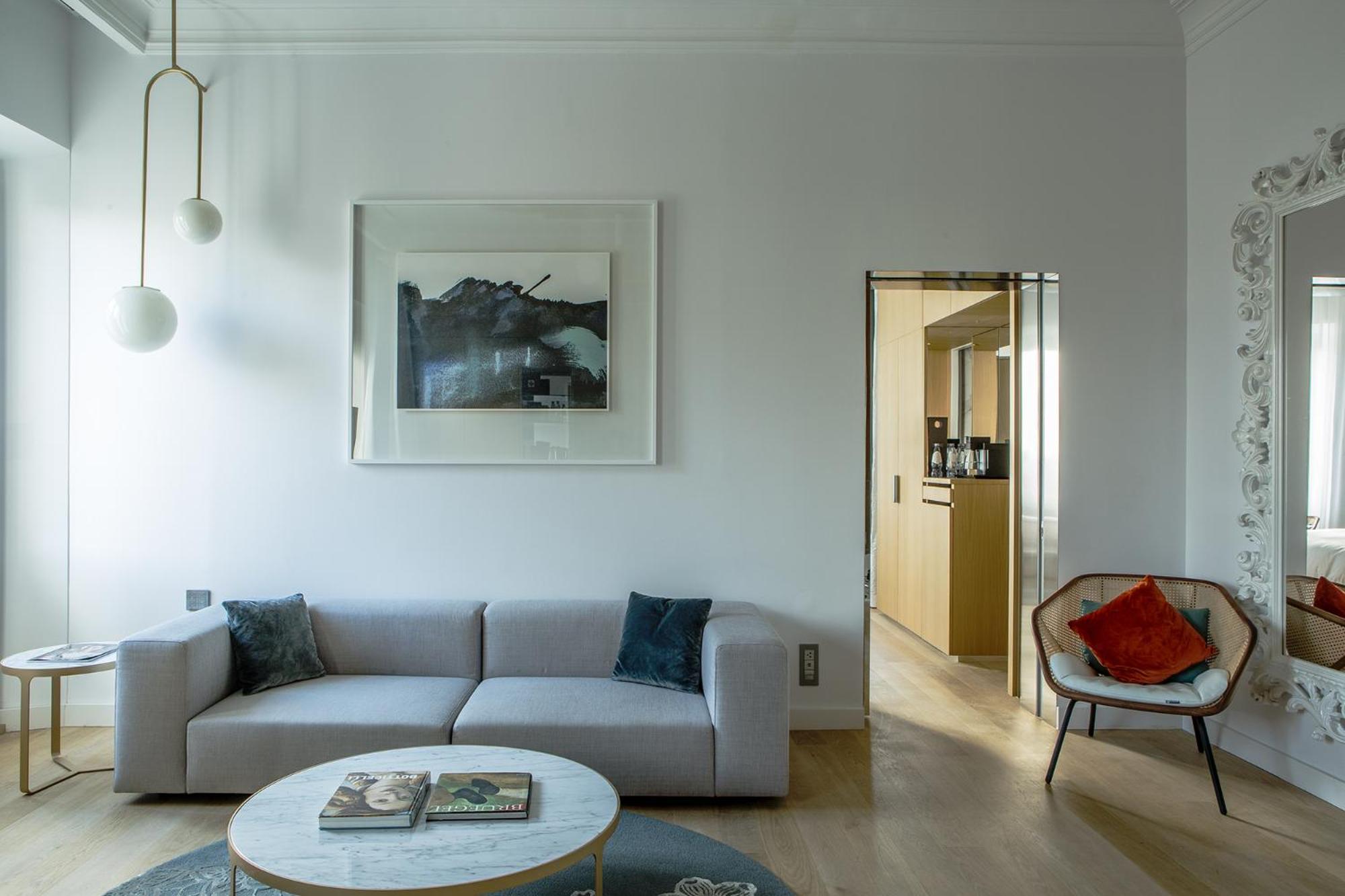 Deluxe King Suite
