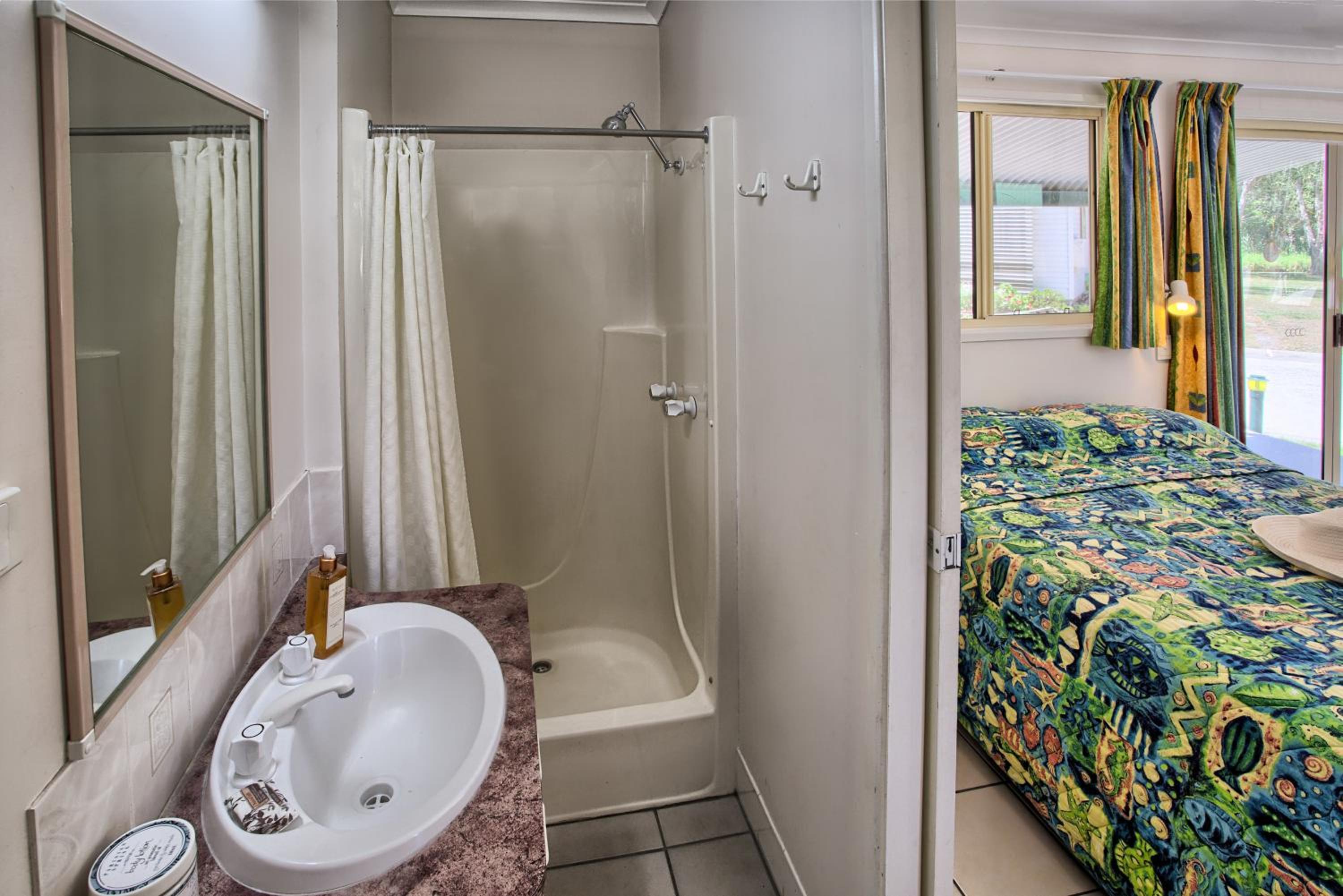 Double Studio Cabin - Photo 4