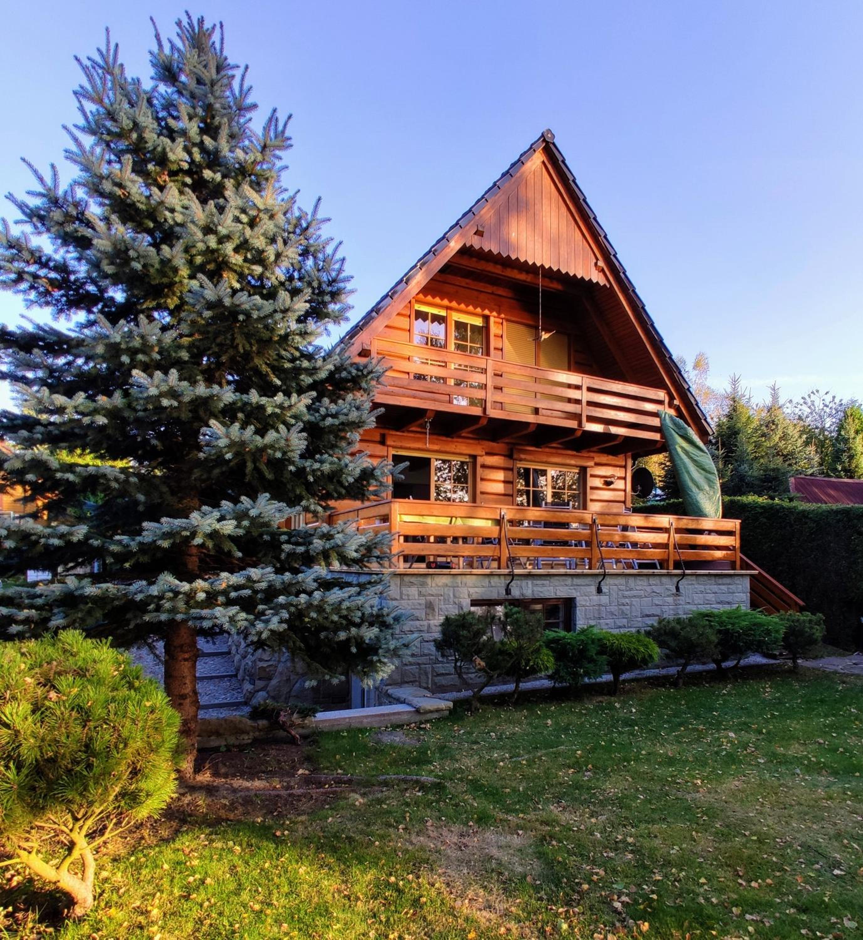Three-Bedroom House - Photo 6