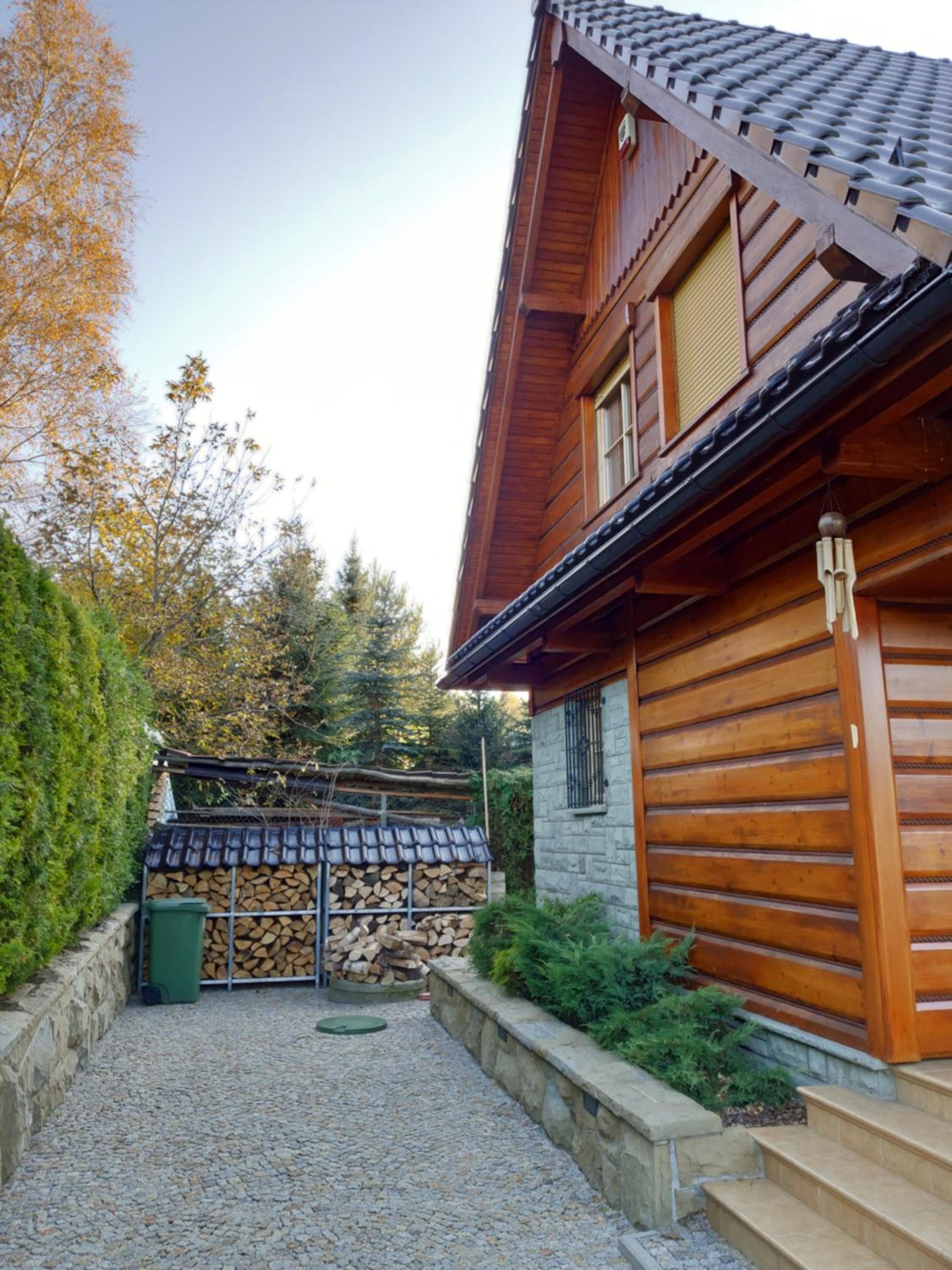 Three-Bedroom House - Photo 8