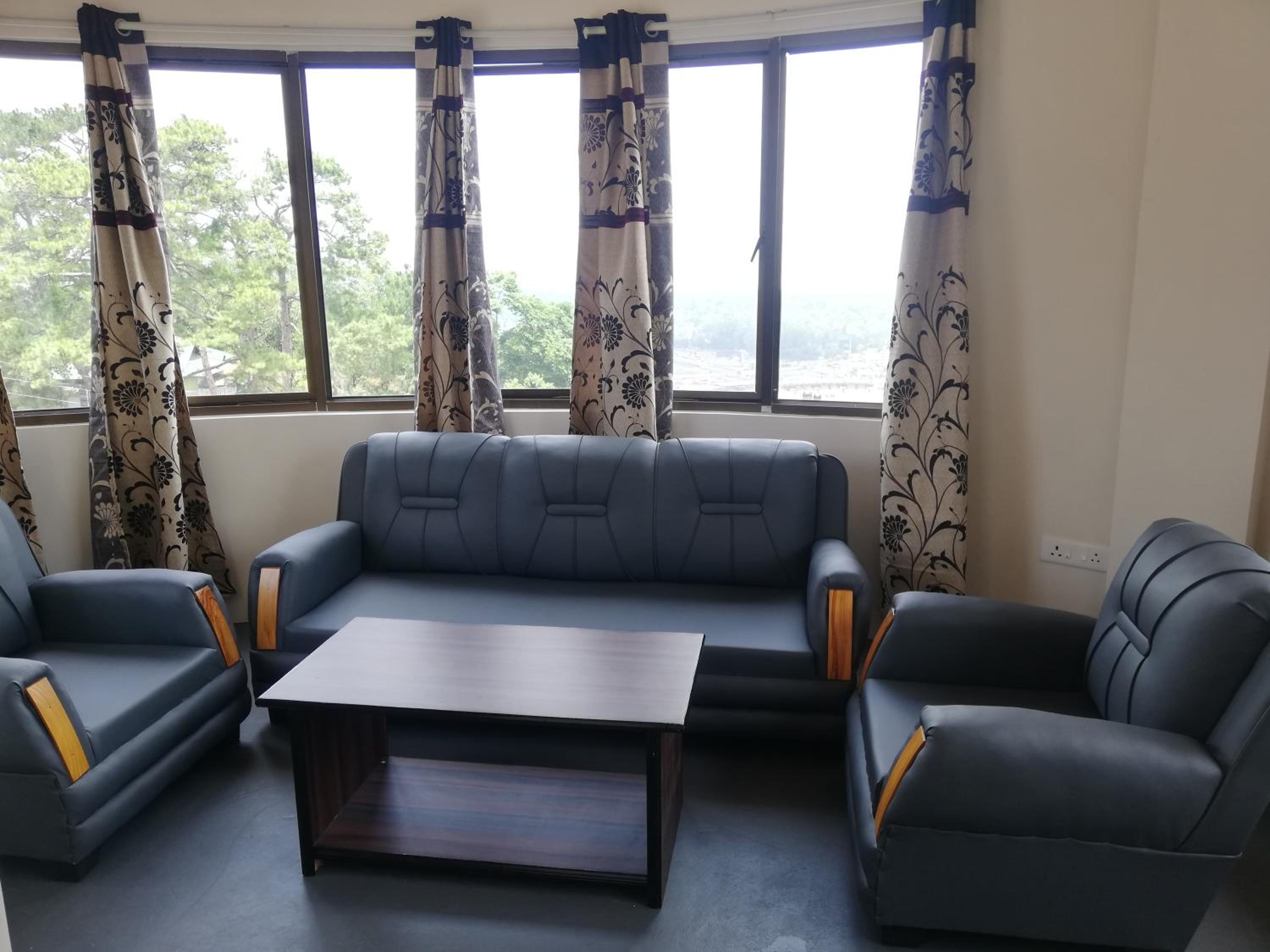 Deluxe King Room - Top Floor photo 2