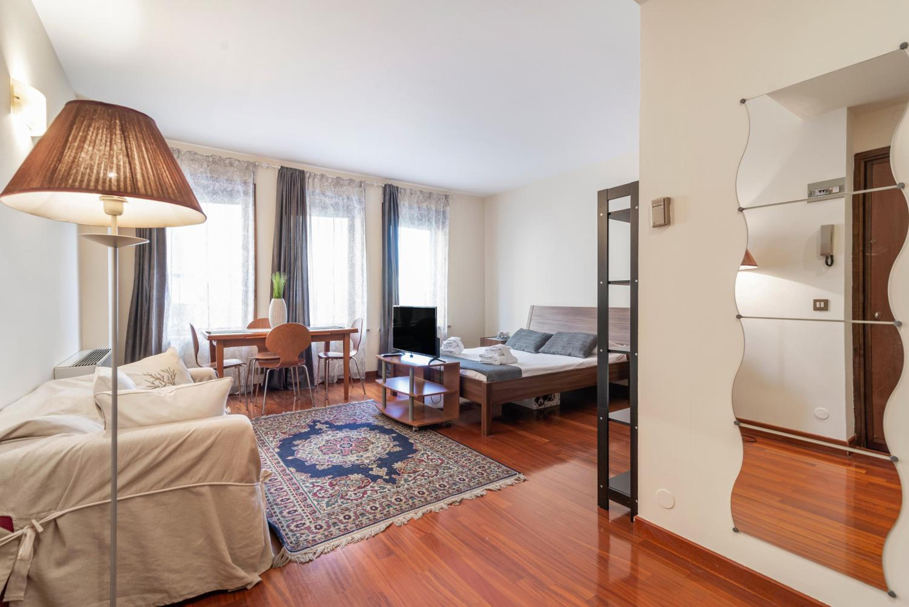 Studio Apartment