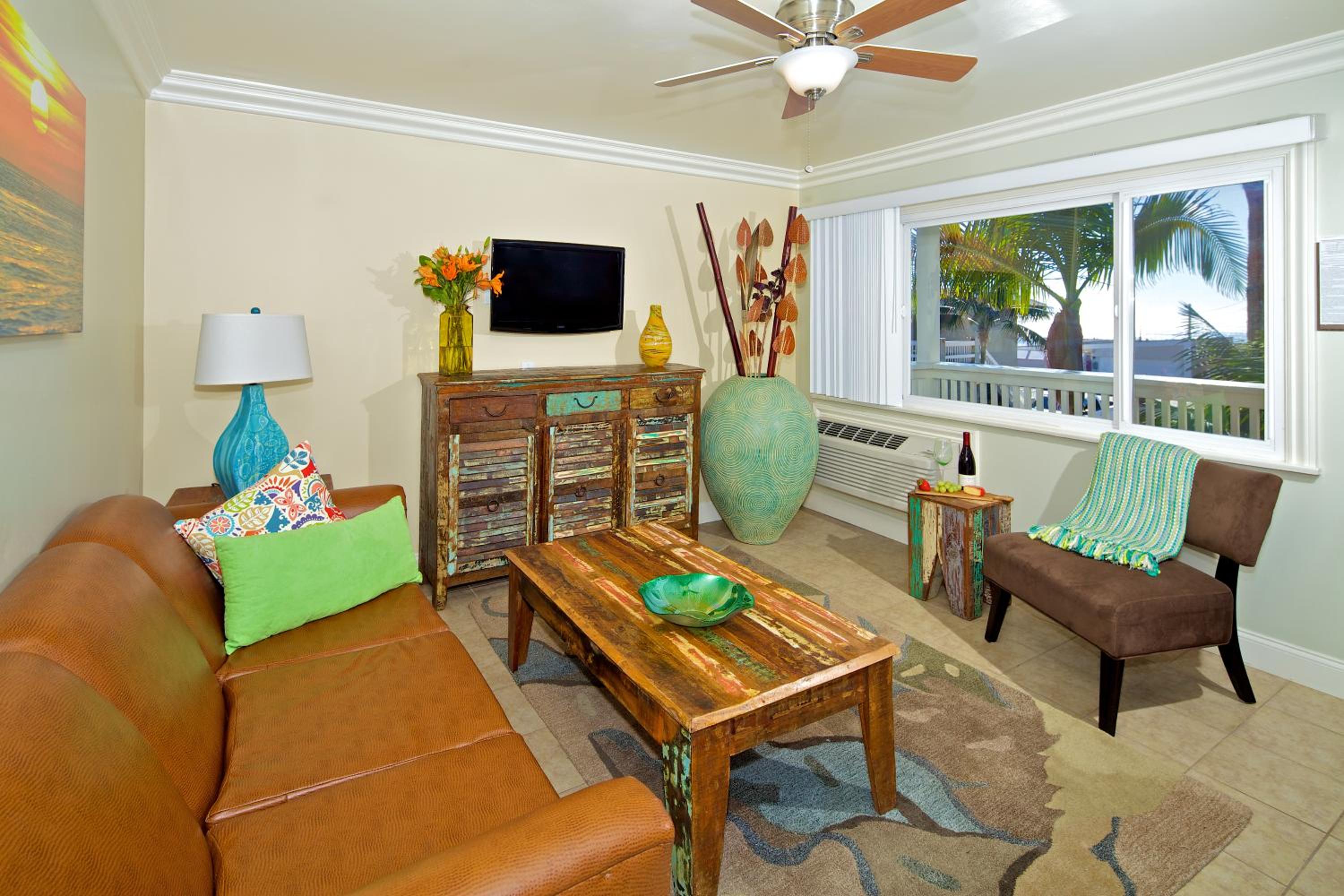 Luxury One-Bedroom Suite photo 2
