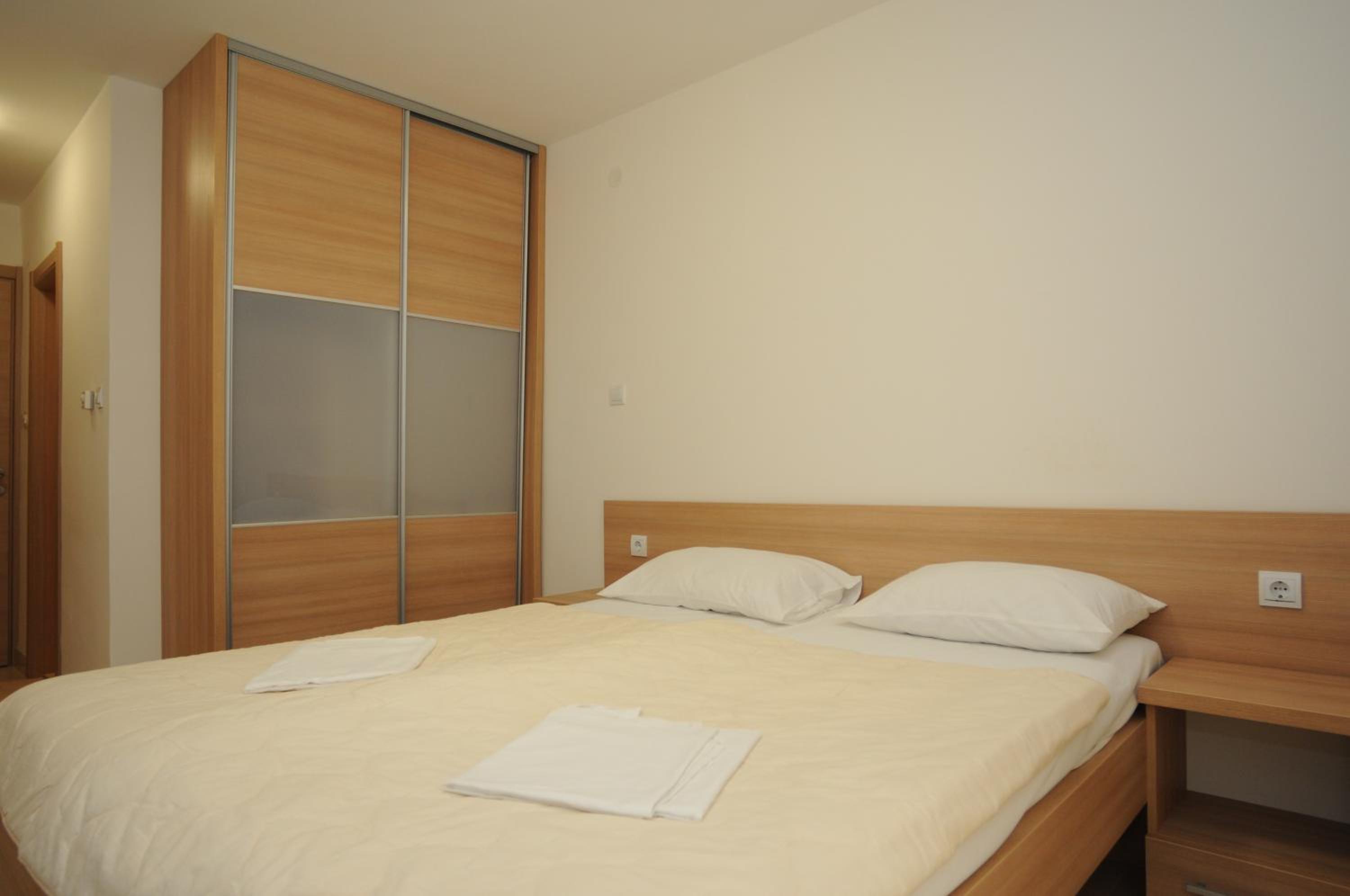Studio with Balcony - Photo 3