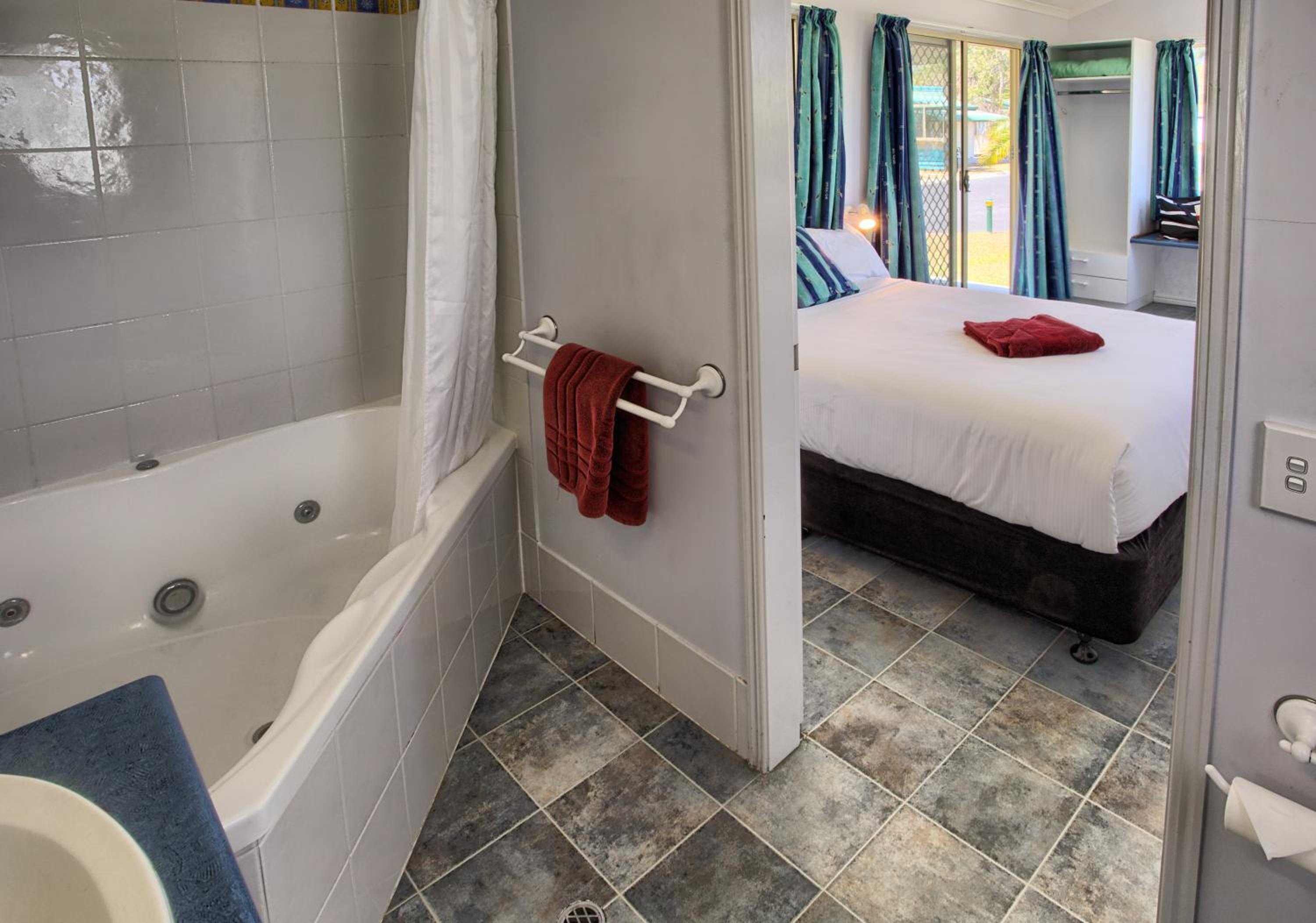 Spa Cabin - Photo 5