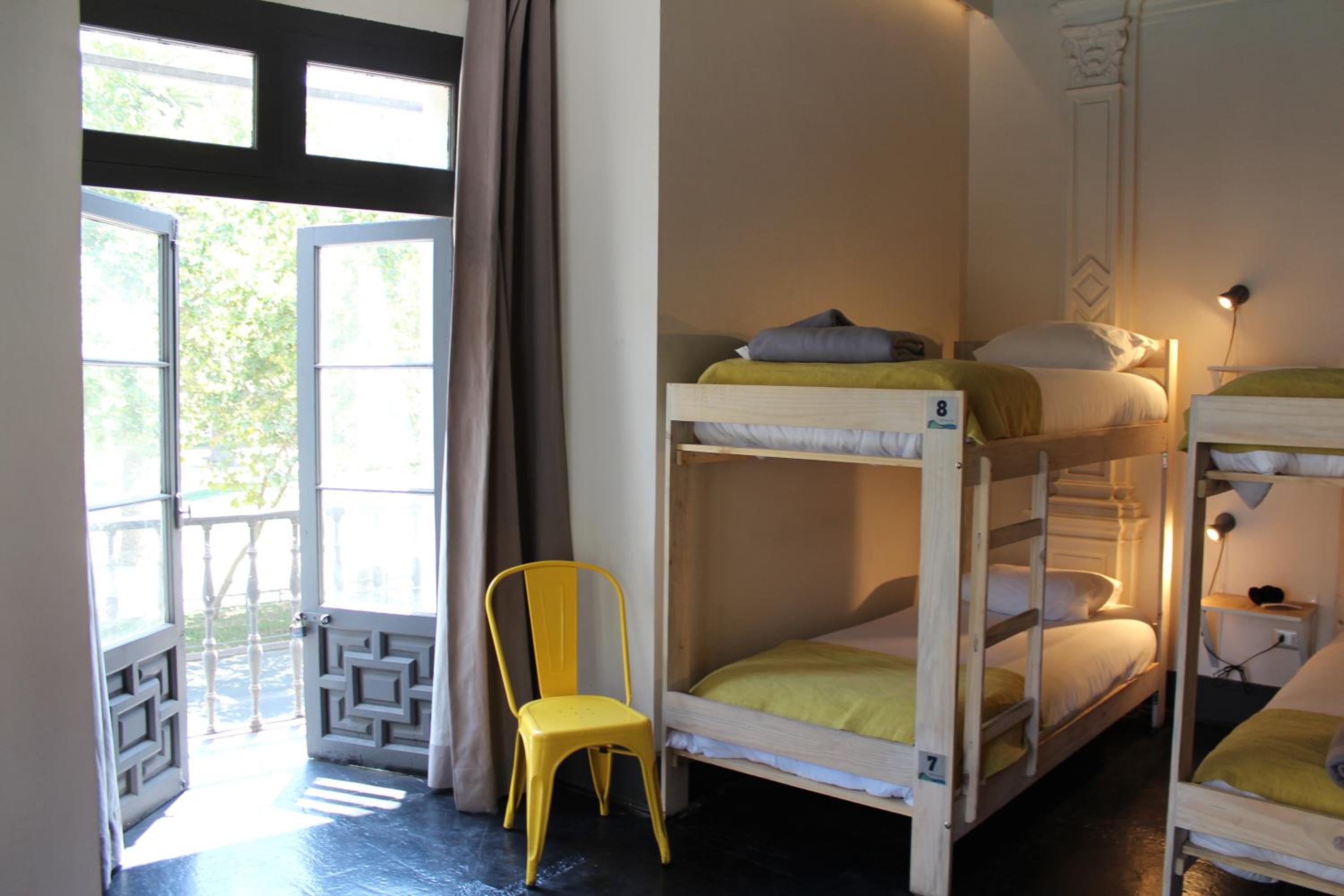 Bed in 4-Bed Mixed Dormitory Room photo 3