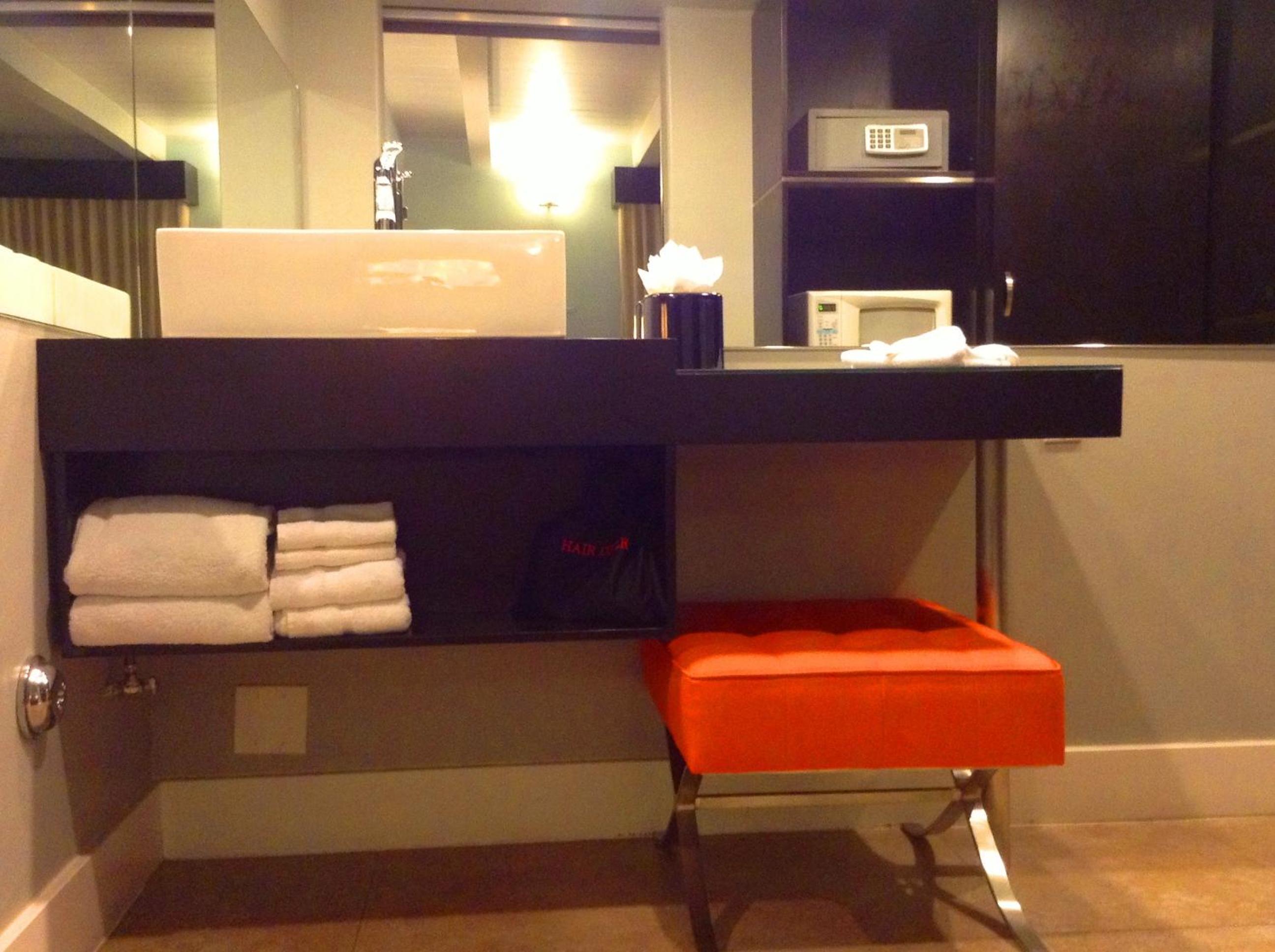 Deluxe Double Room with Two Double Beds - Photo 2