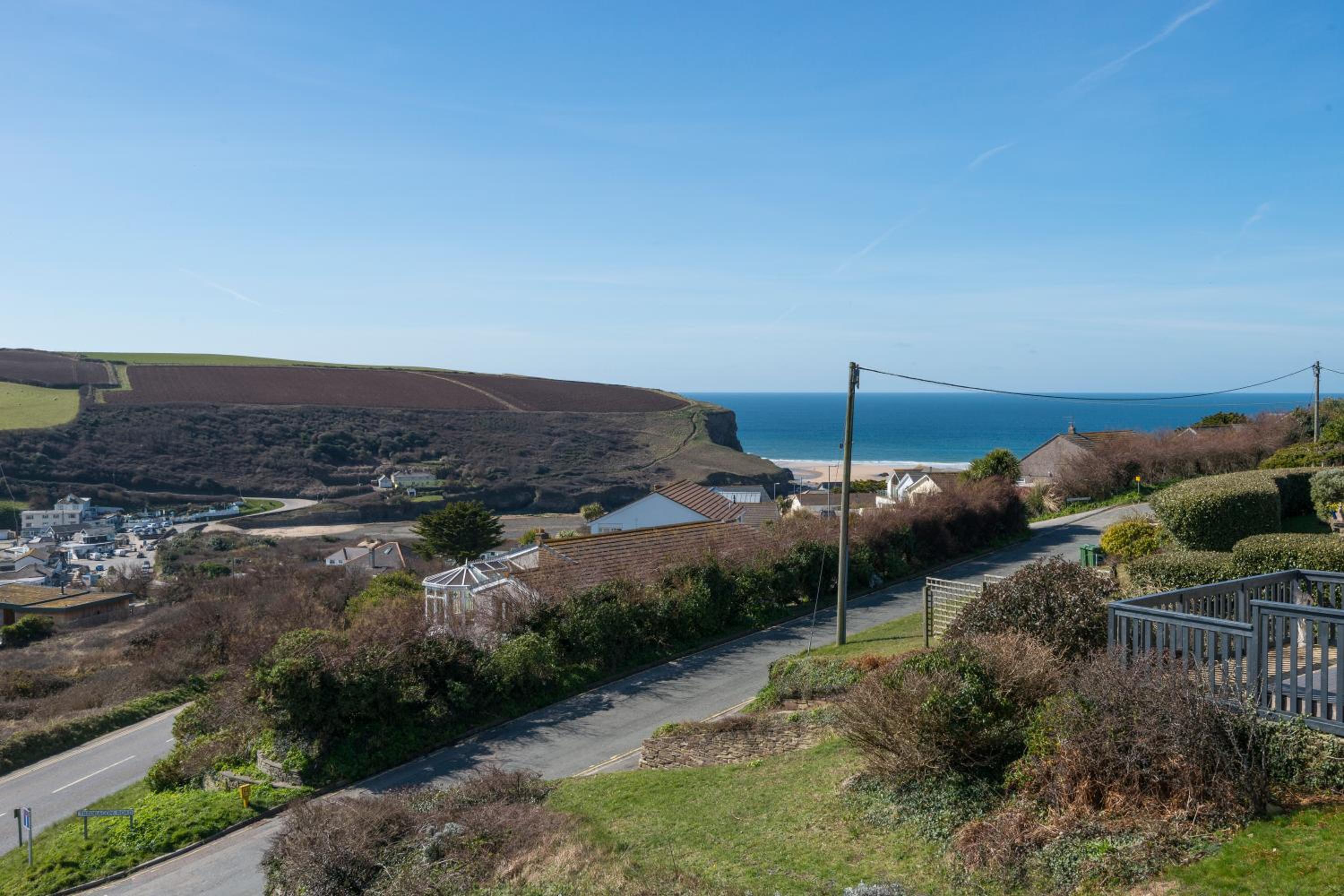 Two-Bedroom Apartment with sea view- No Dogs photo 2