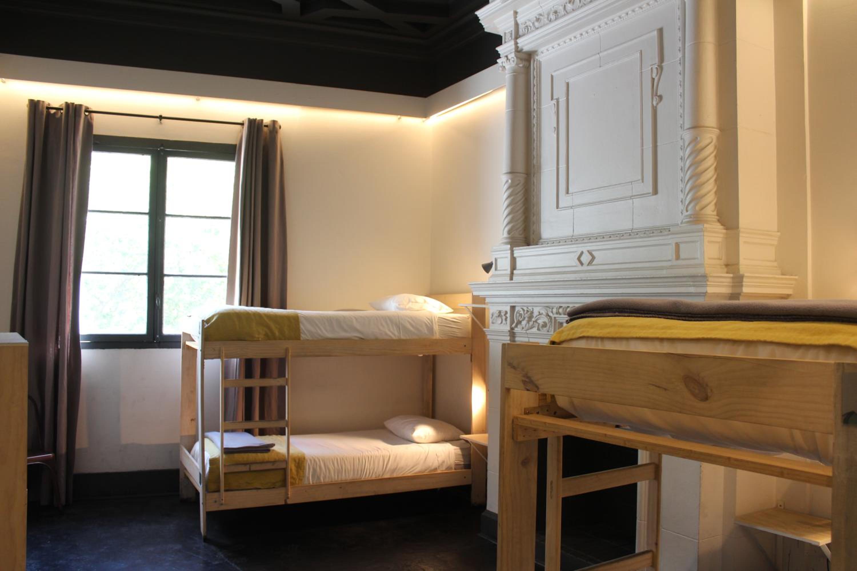 Economy Quadruple Room with Shared Bathroom photo 3