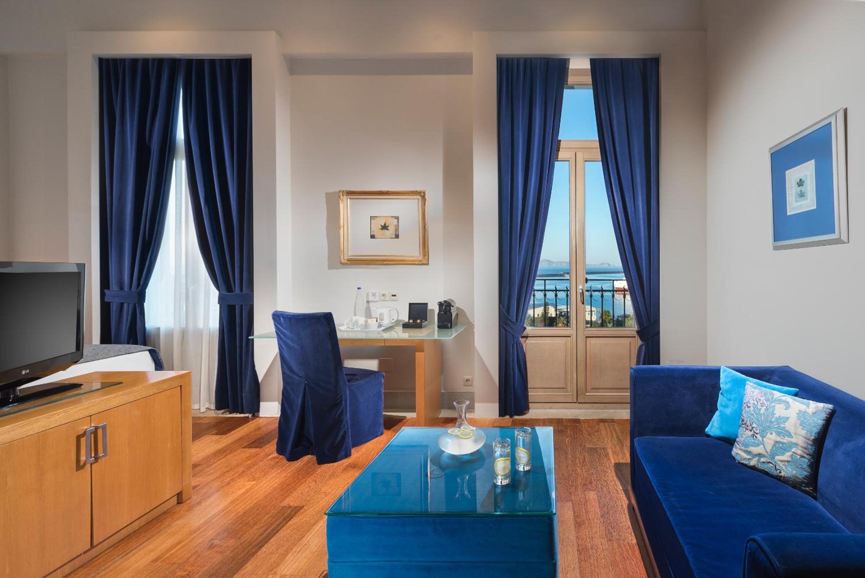 Junior Double Suite with Sea View - Photo 1