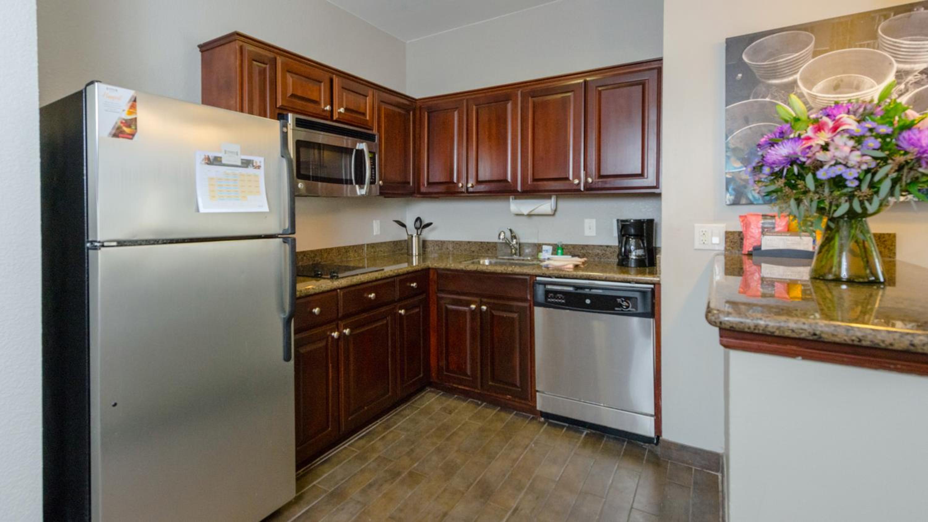 One-Bedroom King Suite - Photo 8