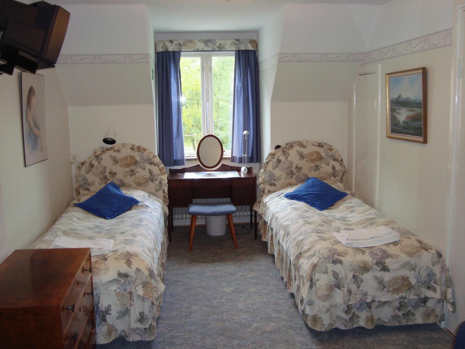 Double Room with Shared Bathroom photo 1