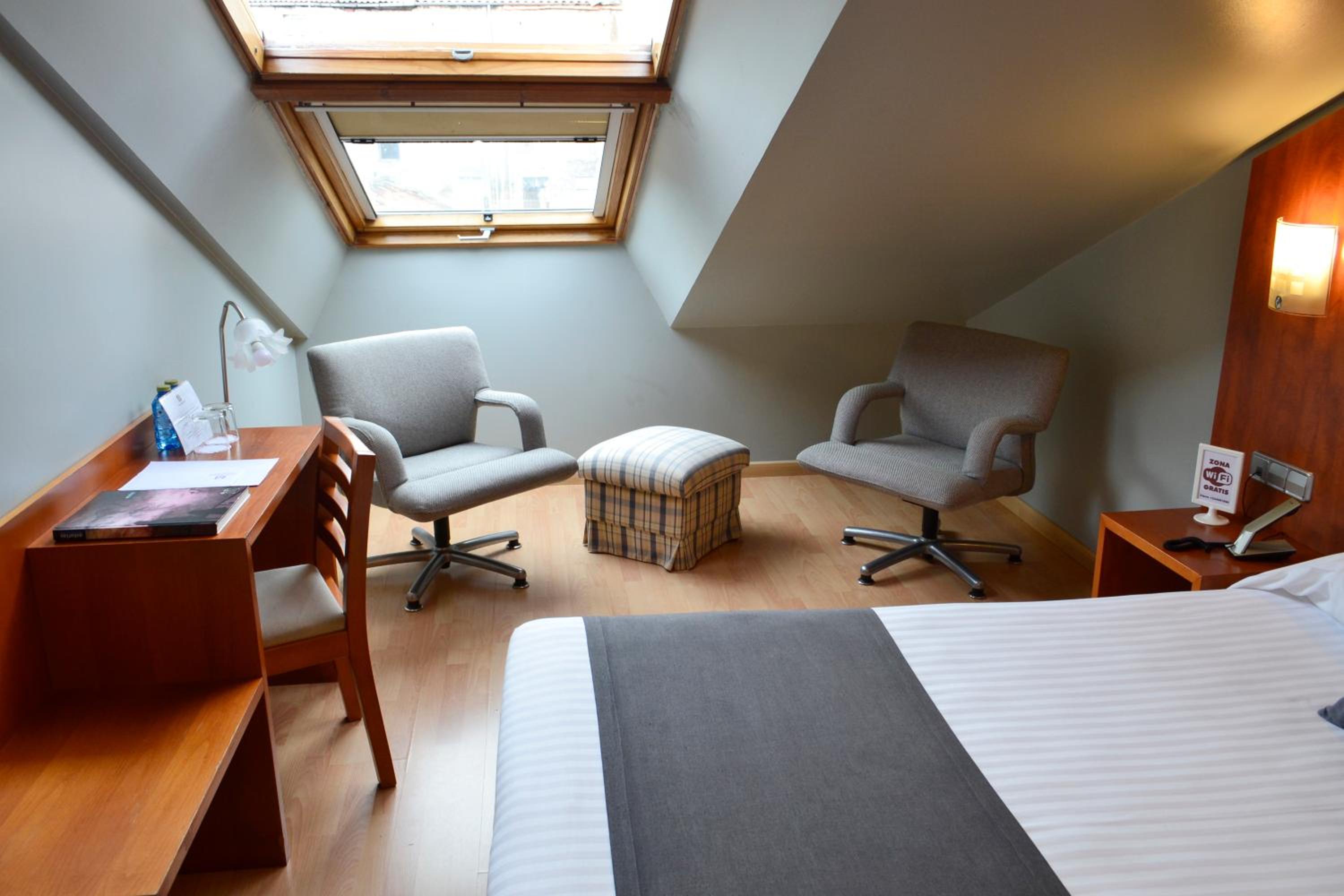 Double Room with Spa Bath photo 3