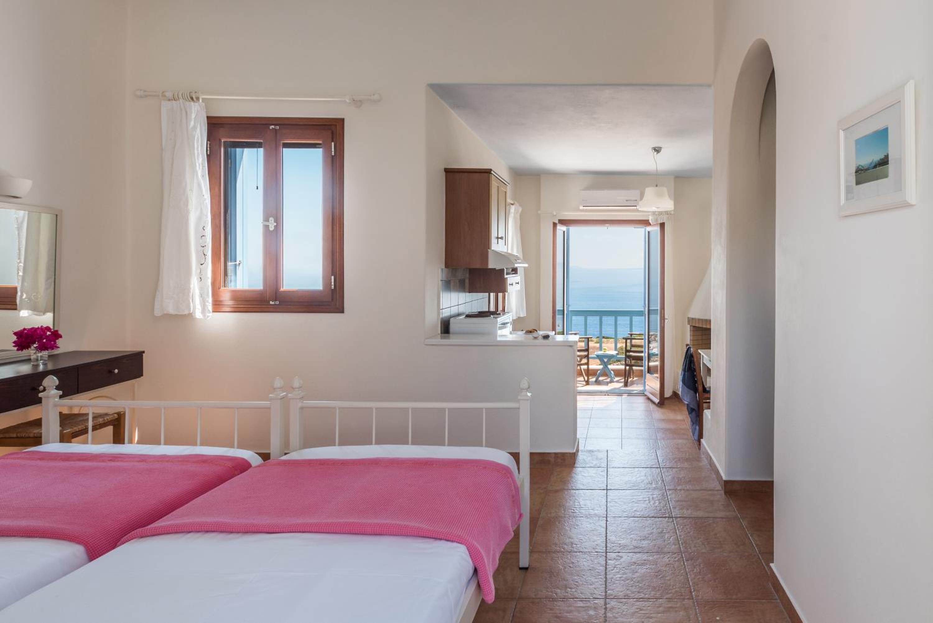Studio Apartment with Sea View photo 2
