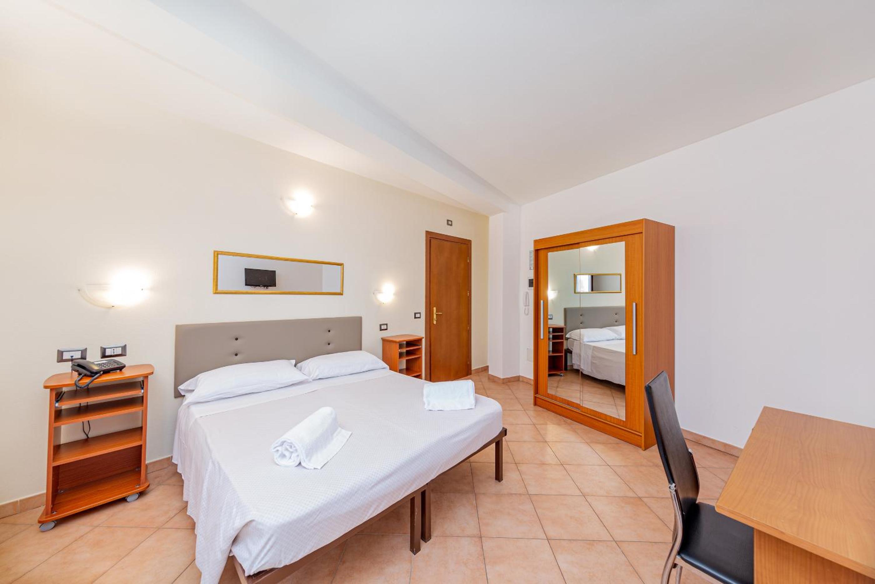 Classic Double or Twin Room with Balcony