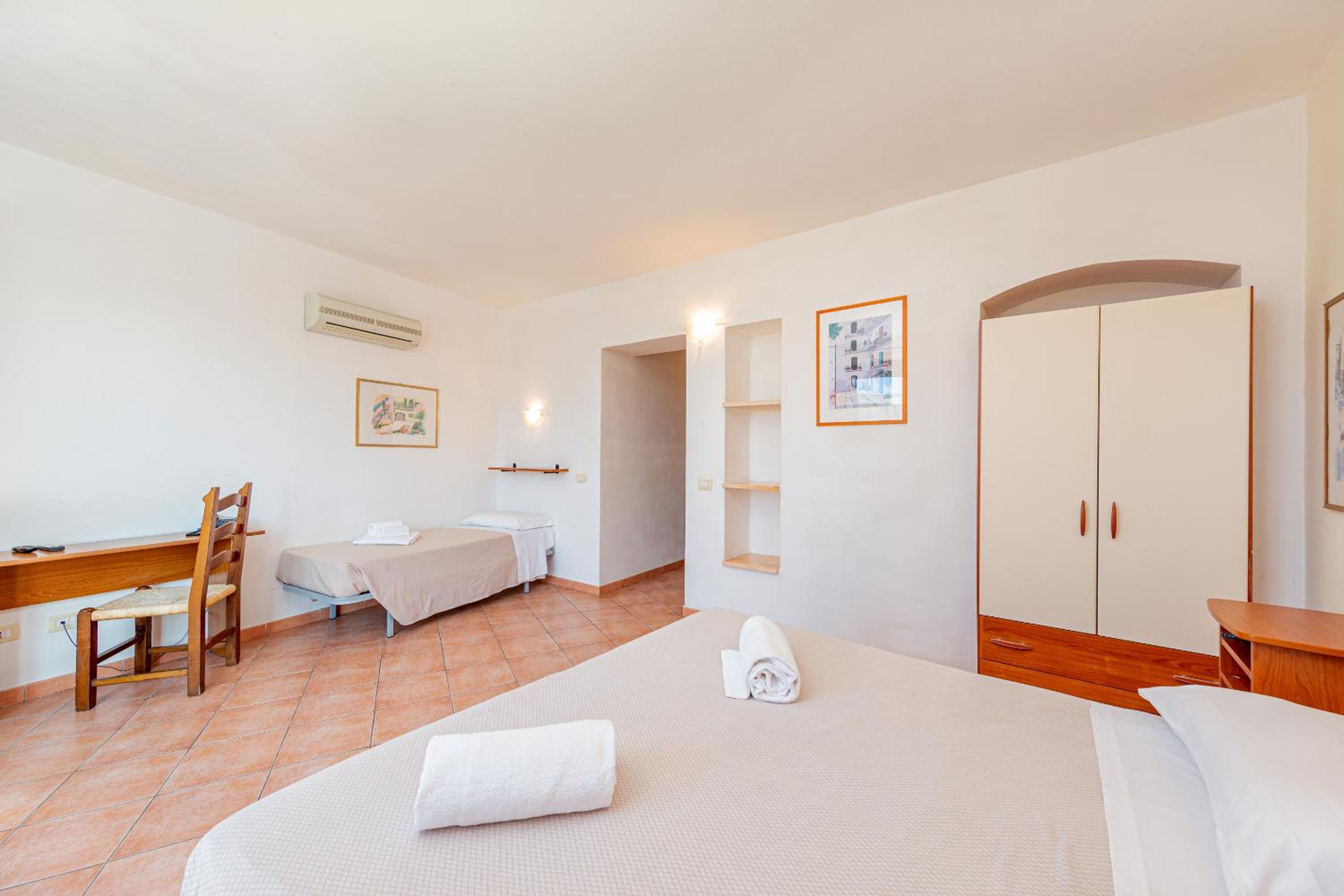 Classic Triple Room with Balcony
